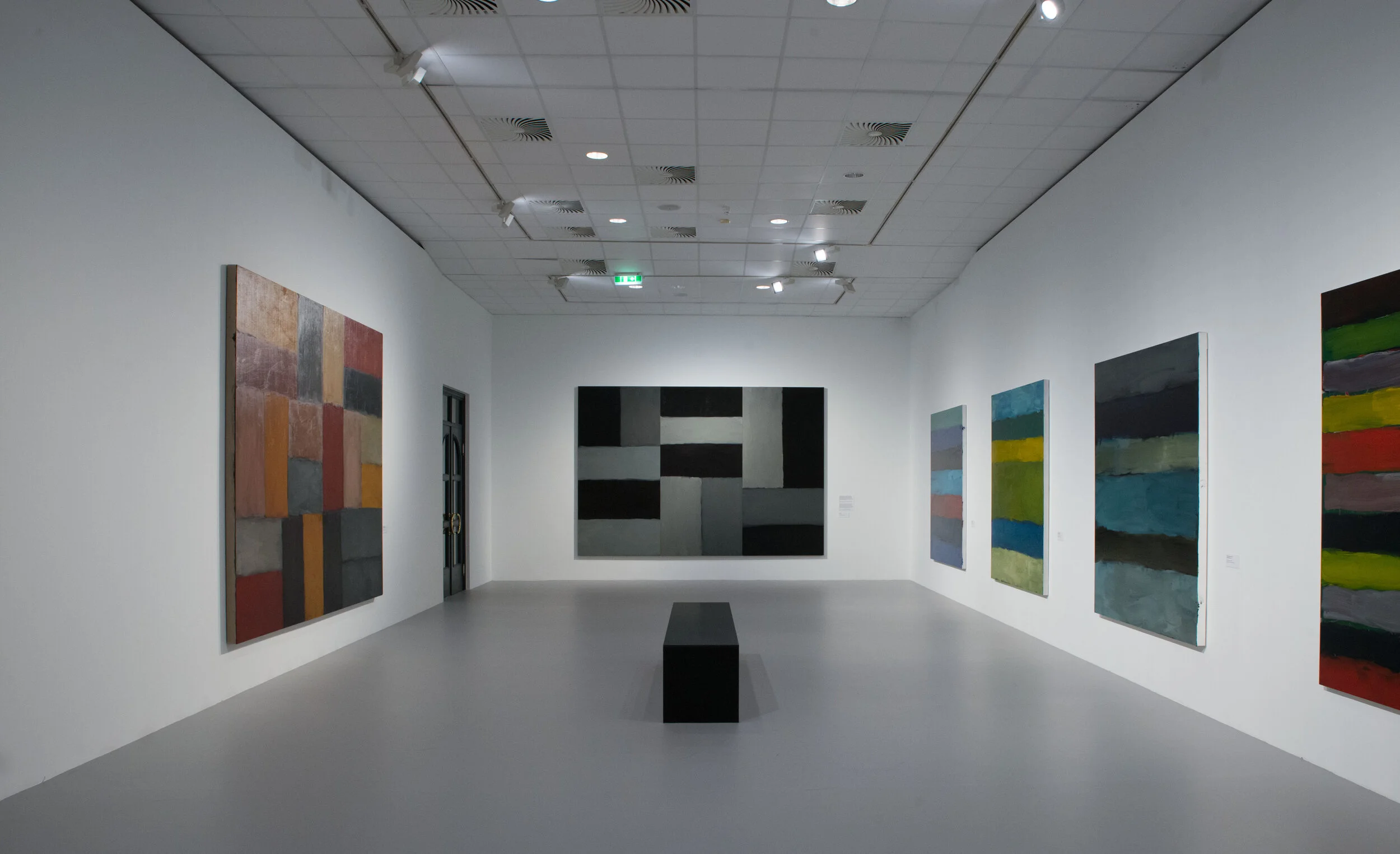 9_Architecture_of_Light_20201109_SCULLY_ENT_01.jpg