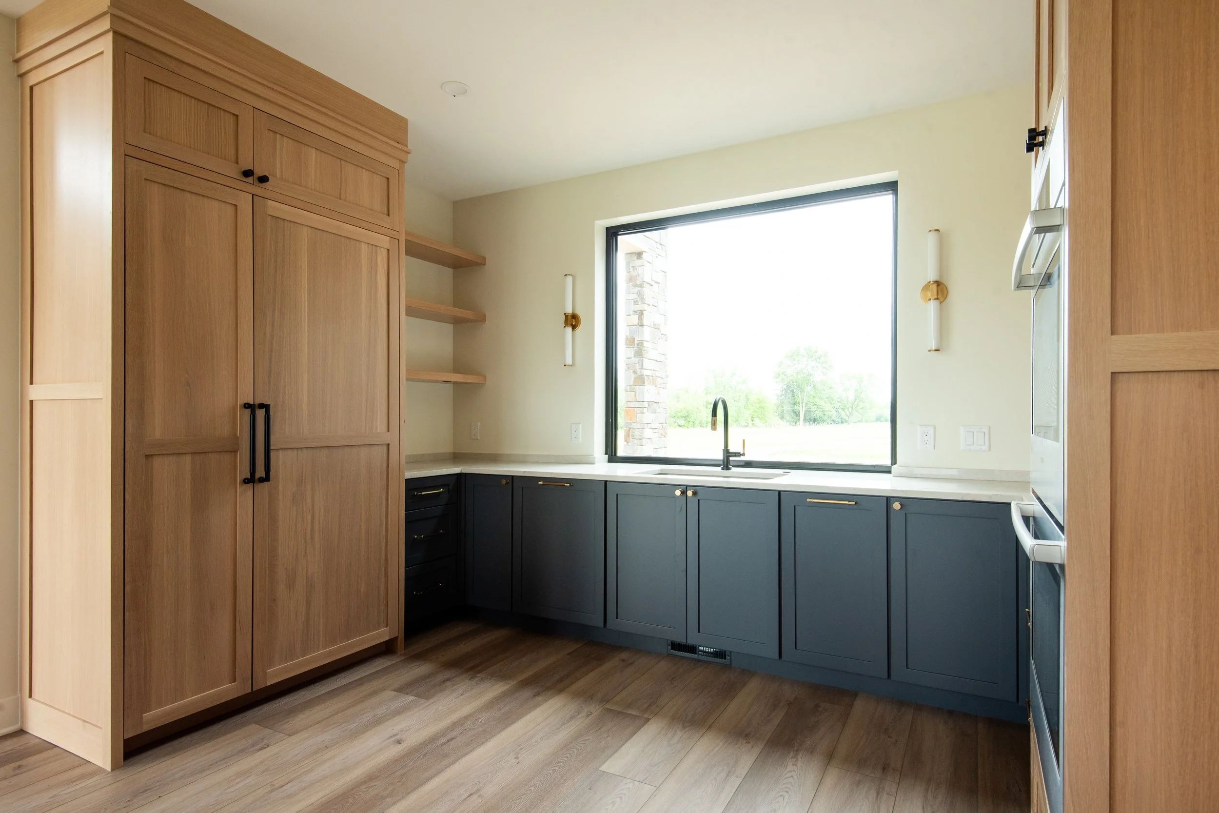 Side Kitchen.jpg