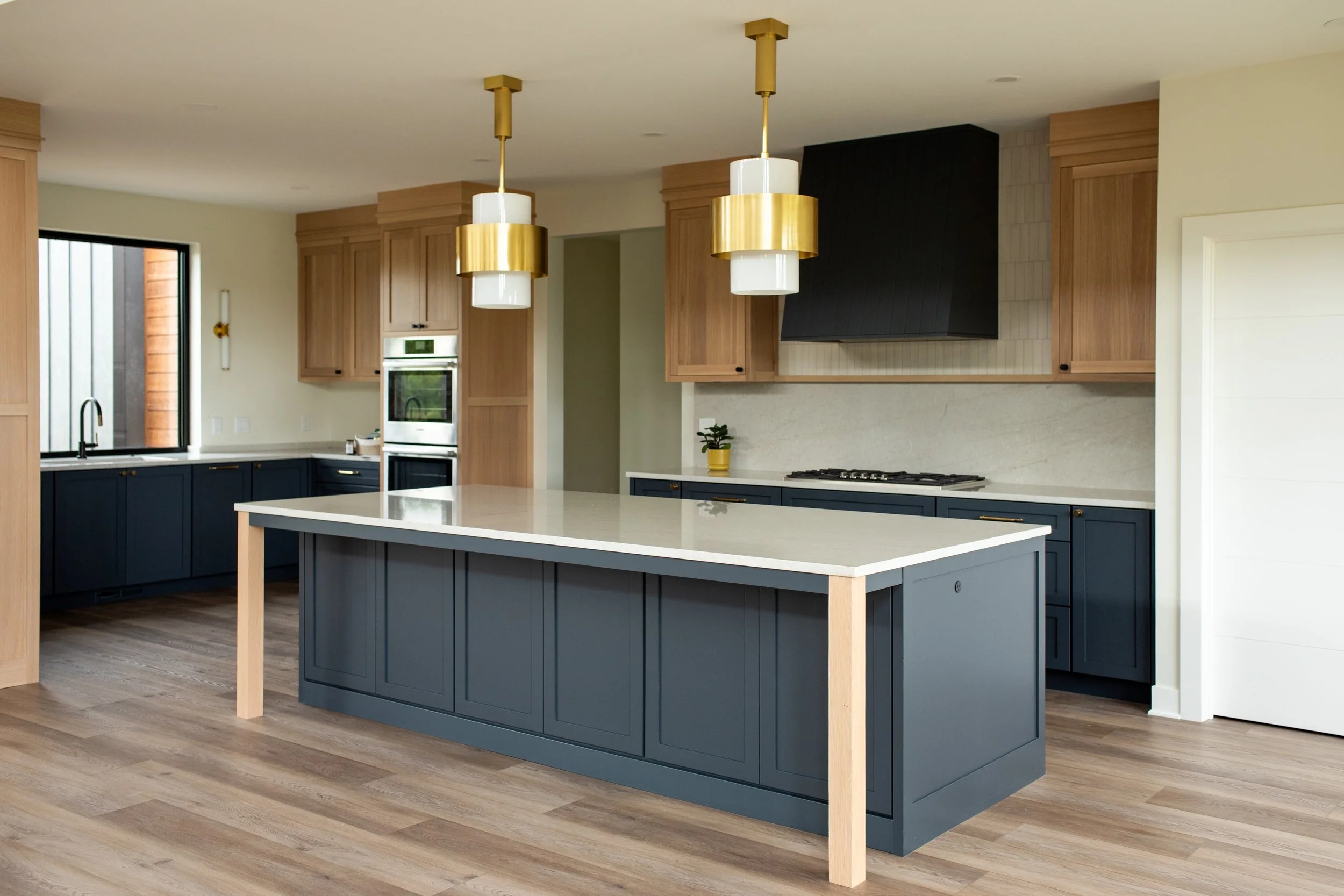 Kitchen Side View.jpg