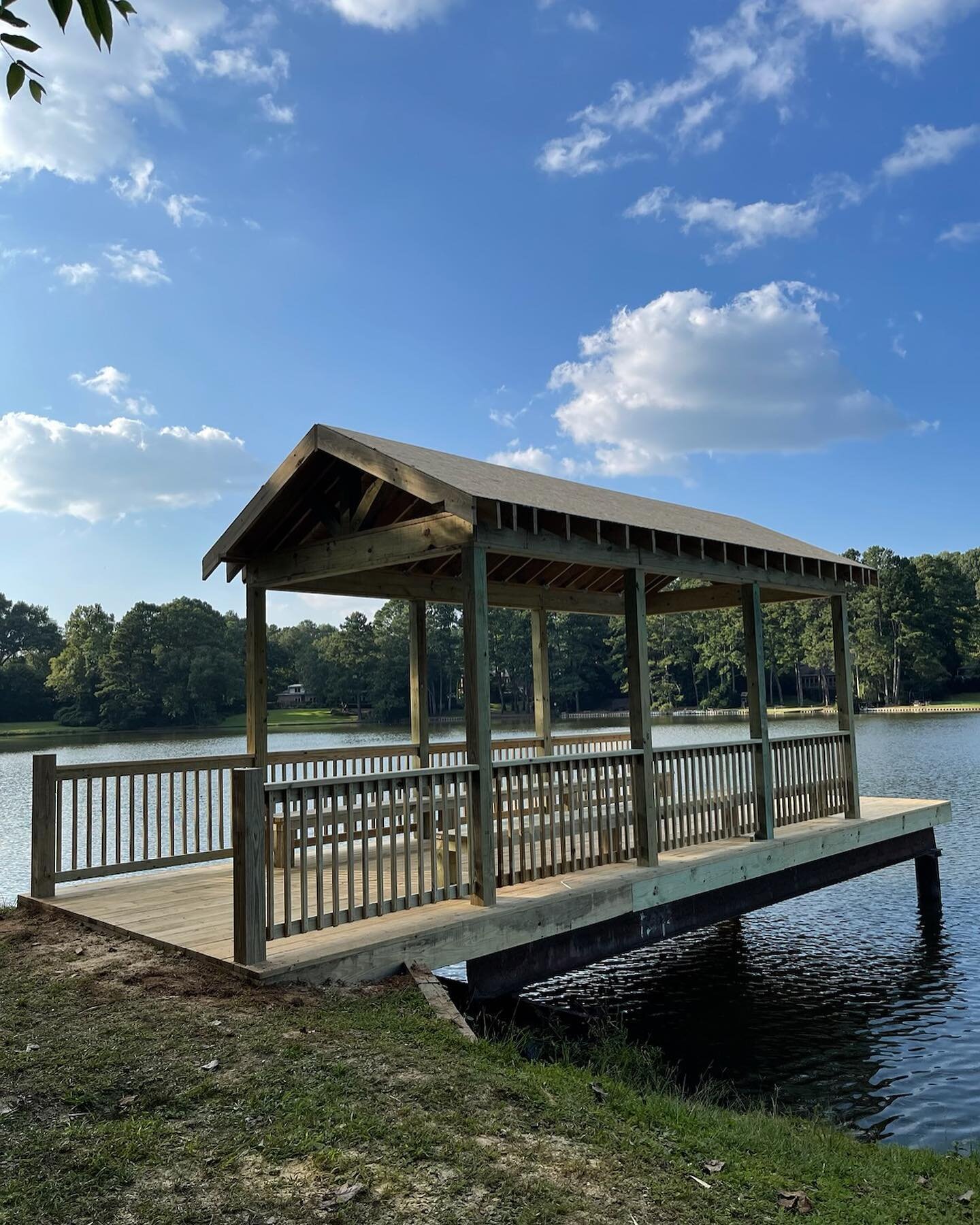 🌊 Dockside dreams in Atlanta 🌊

Our pressure-treated wood stands strong, creating the perfect lake escape. 

Come in today or give us a call at 770-779-8988 and let our team help you with all your lumber needs!