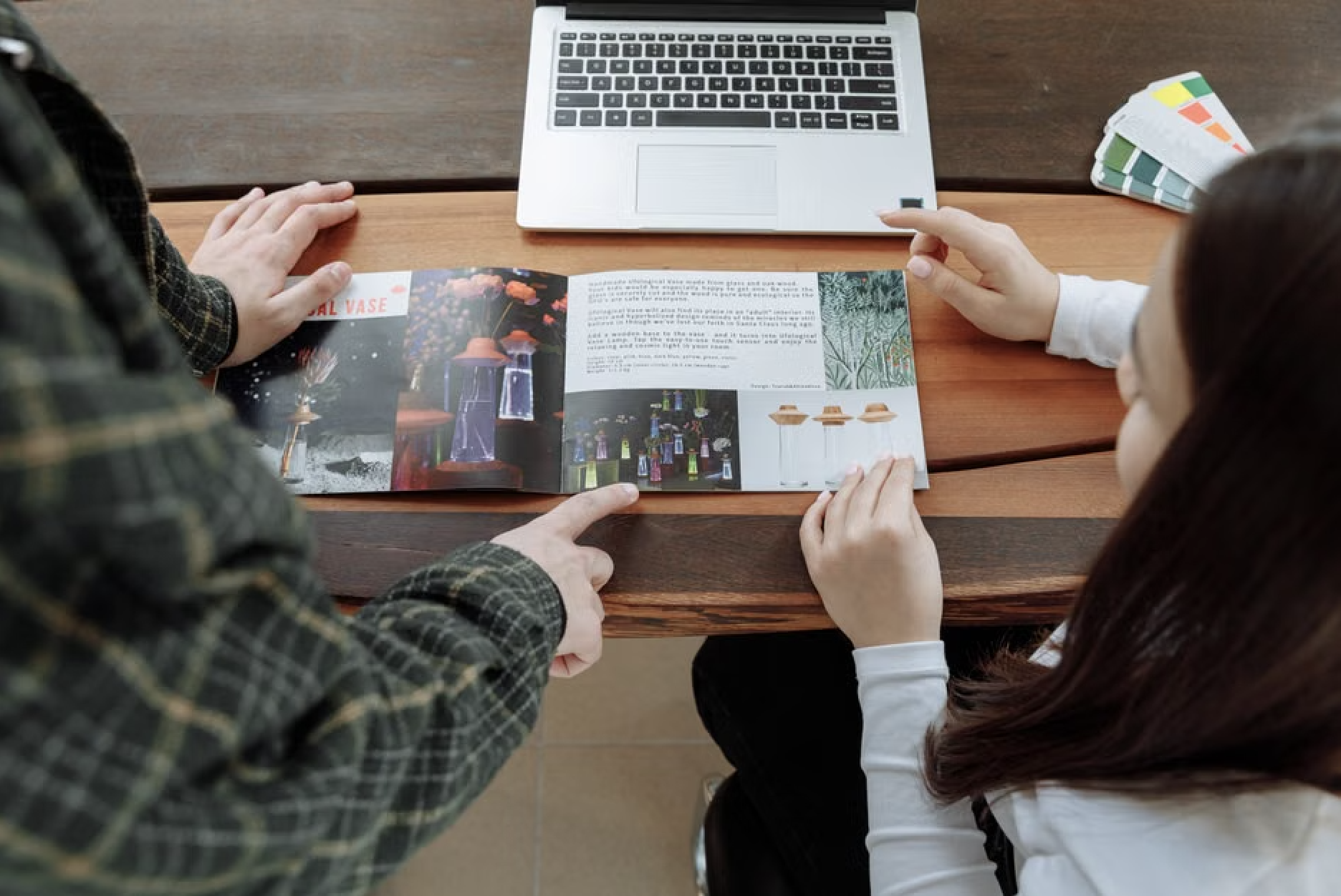 Custom Die Cut Brochure Production: Advanced Print Finishing and Shape Design