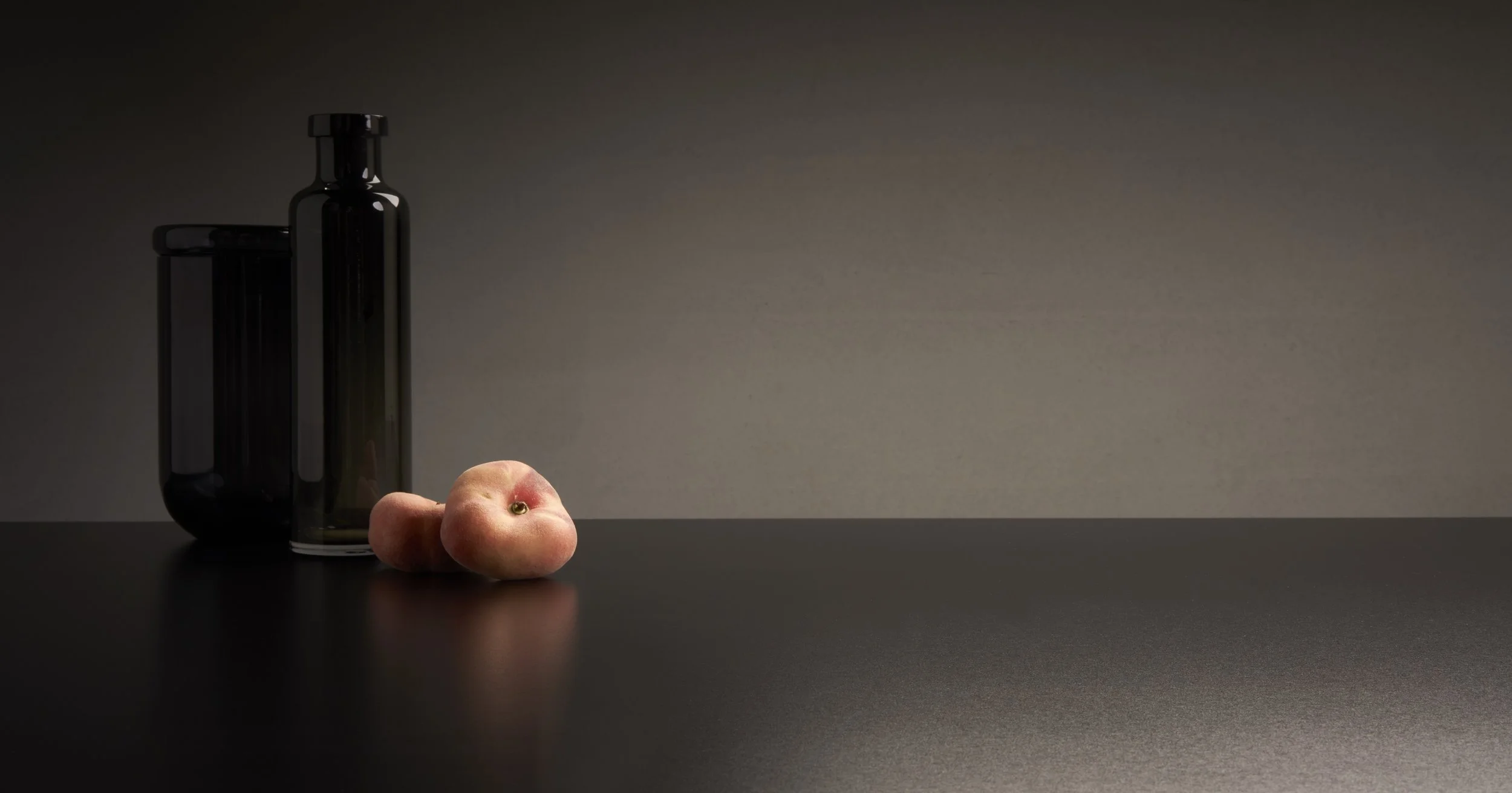 collection_nero_assoluto_still_life_3.jpeg