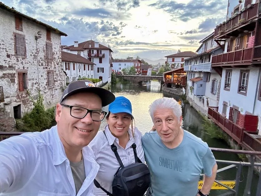Three people in Saint jean pied de port.jpg