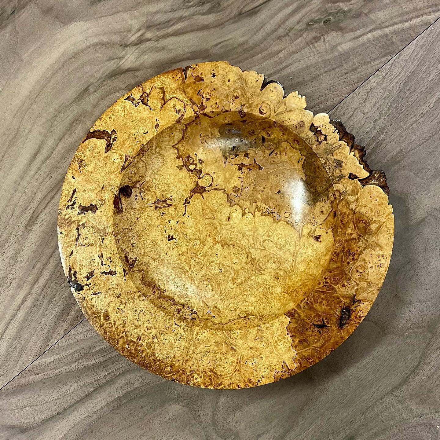 Burl art reveals the complexity and warmth of wood and is inspired by the natural beauty of Muskoka. 

Big Leaf Maple Burl Bowl 15&rdquo; round x 3&rdquo; high

#mapleburlbowl #mapleburl #naturalart #muskoka #muskokalife #hyygehome #hyygelife #lakeof