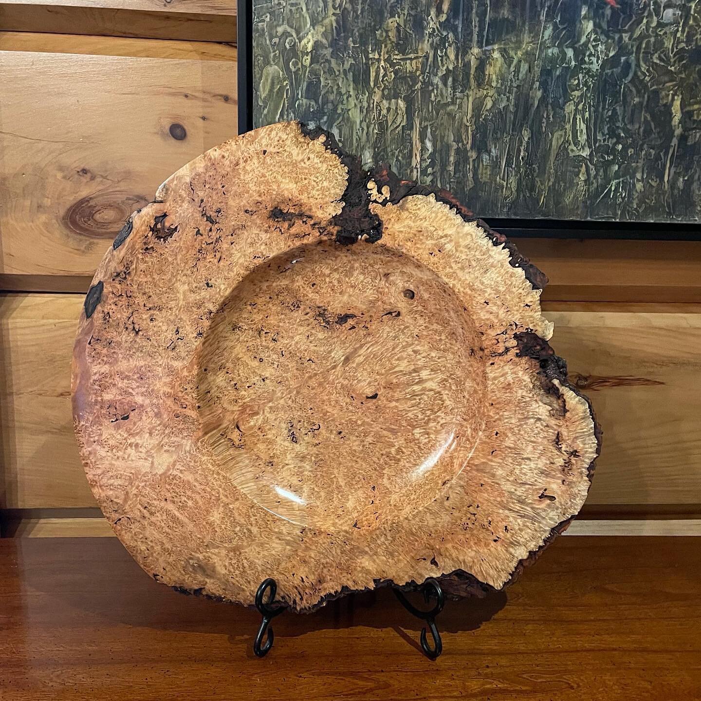 We appreciate nature&rsquo;s beauty that is imperfect, flawed and incomplete. Burl art allows us to enjoy the simplicity and elegance of a hand turned platter. 

Big Leaf Maple Burl Platter 18&rdquo; round x 2.25&rdquo; high

#burlart #bigleafmaplebu