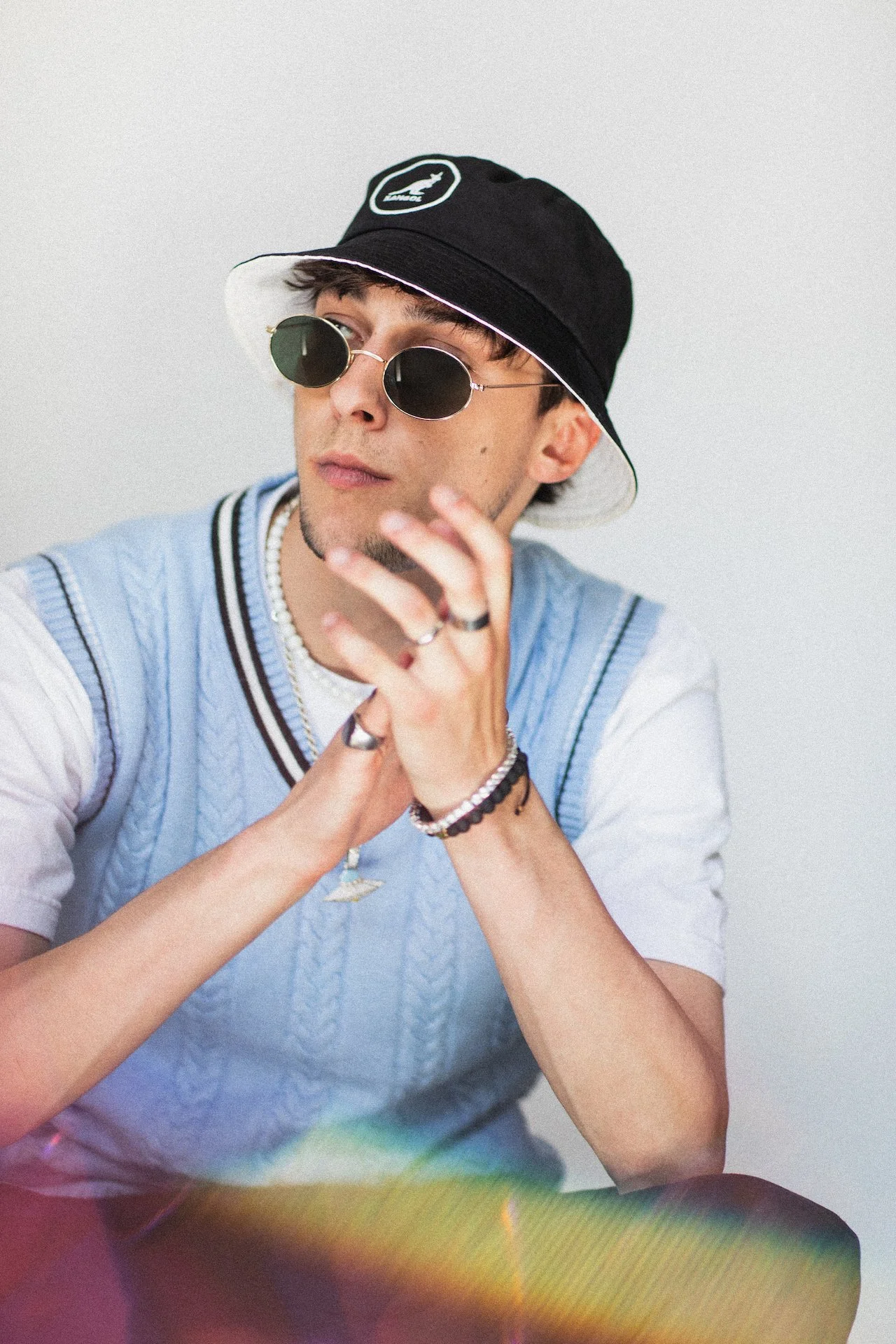 ARRÊTEZ LES PRESSES! LA SHOEBOX ANNONCE UNE SIGNATURE!