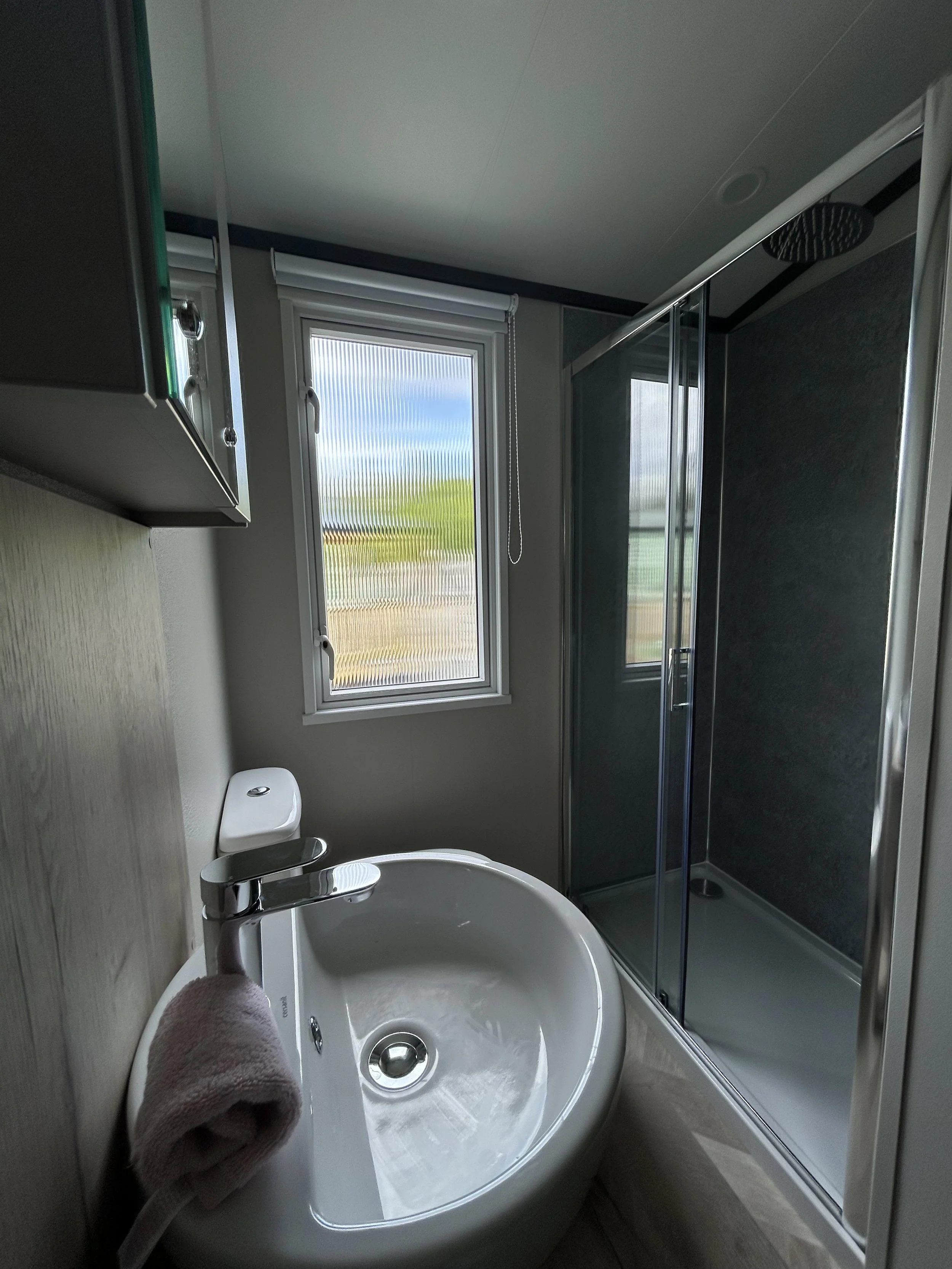 Victory lochwood en-suite.jpg
