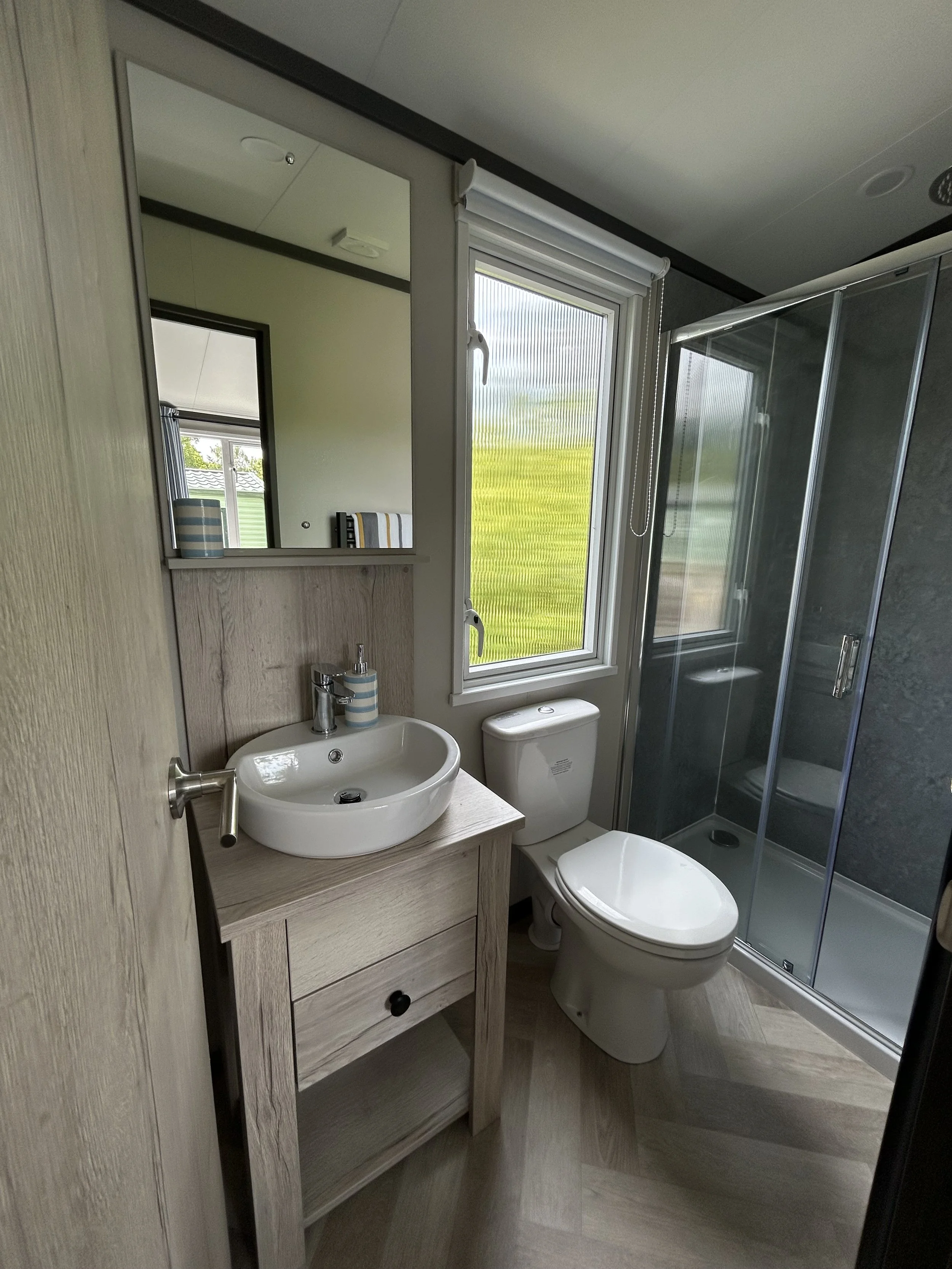 Victory lochwood en-suite.jpg