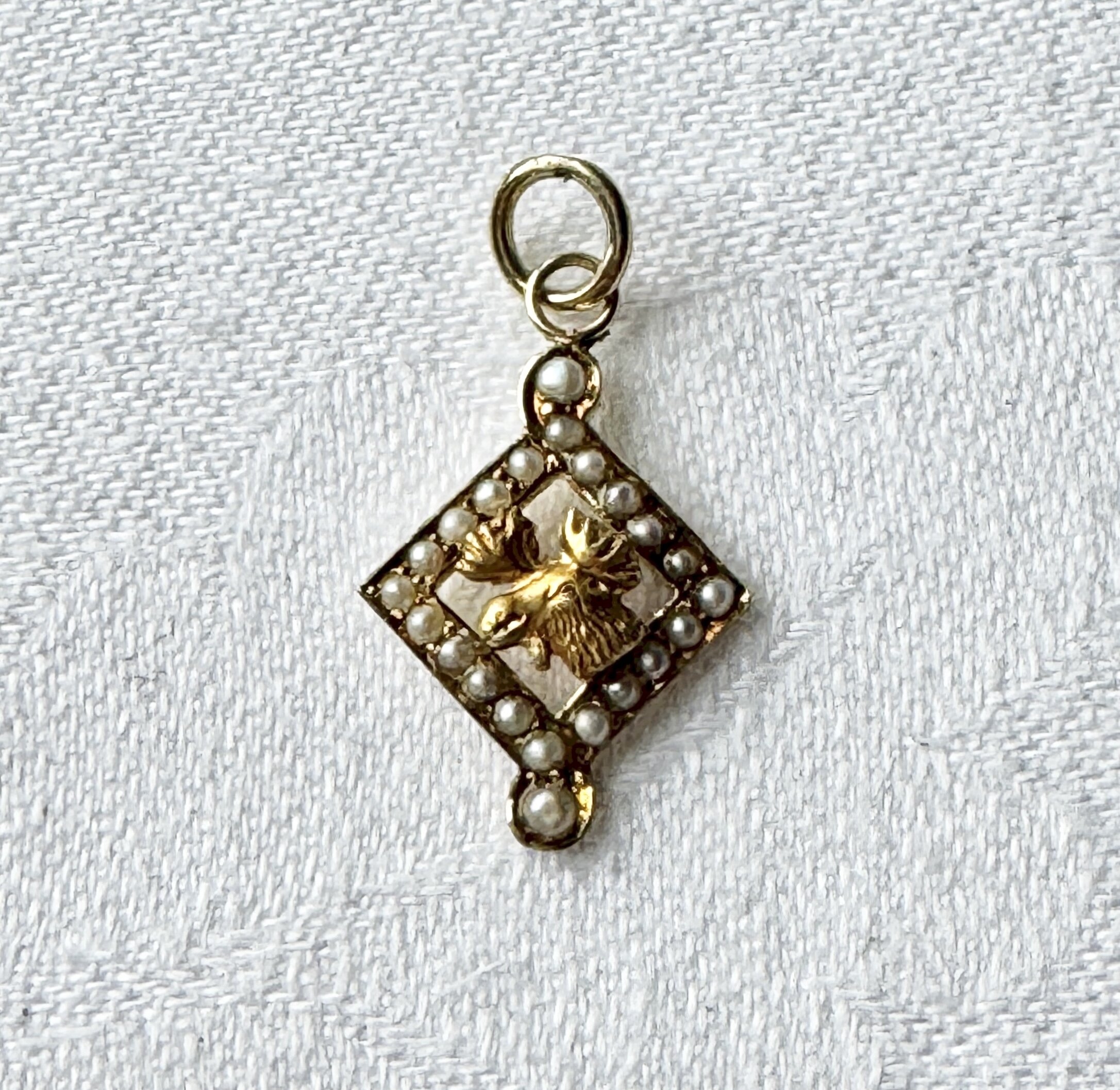 An Antique Moose Charm in 14ct Gold
