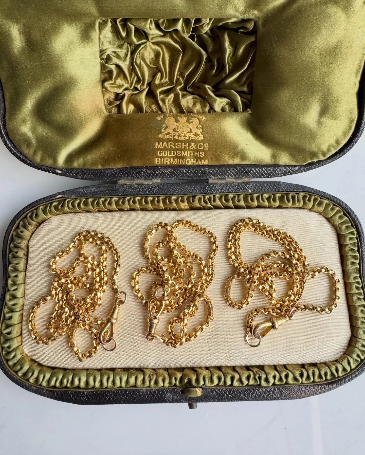 Who loves yellow gold? Three fabulous 18&rdquo; chains have just arrived - 9ct yellow gold, dog clip clasp -  perfect for that special pendant. They&rsquo;re linked in Stories - swipe to see them being worn. 9ct locket is coming soon&hellip;. 💛
Happ