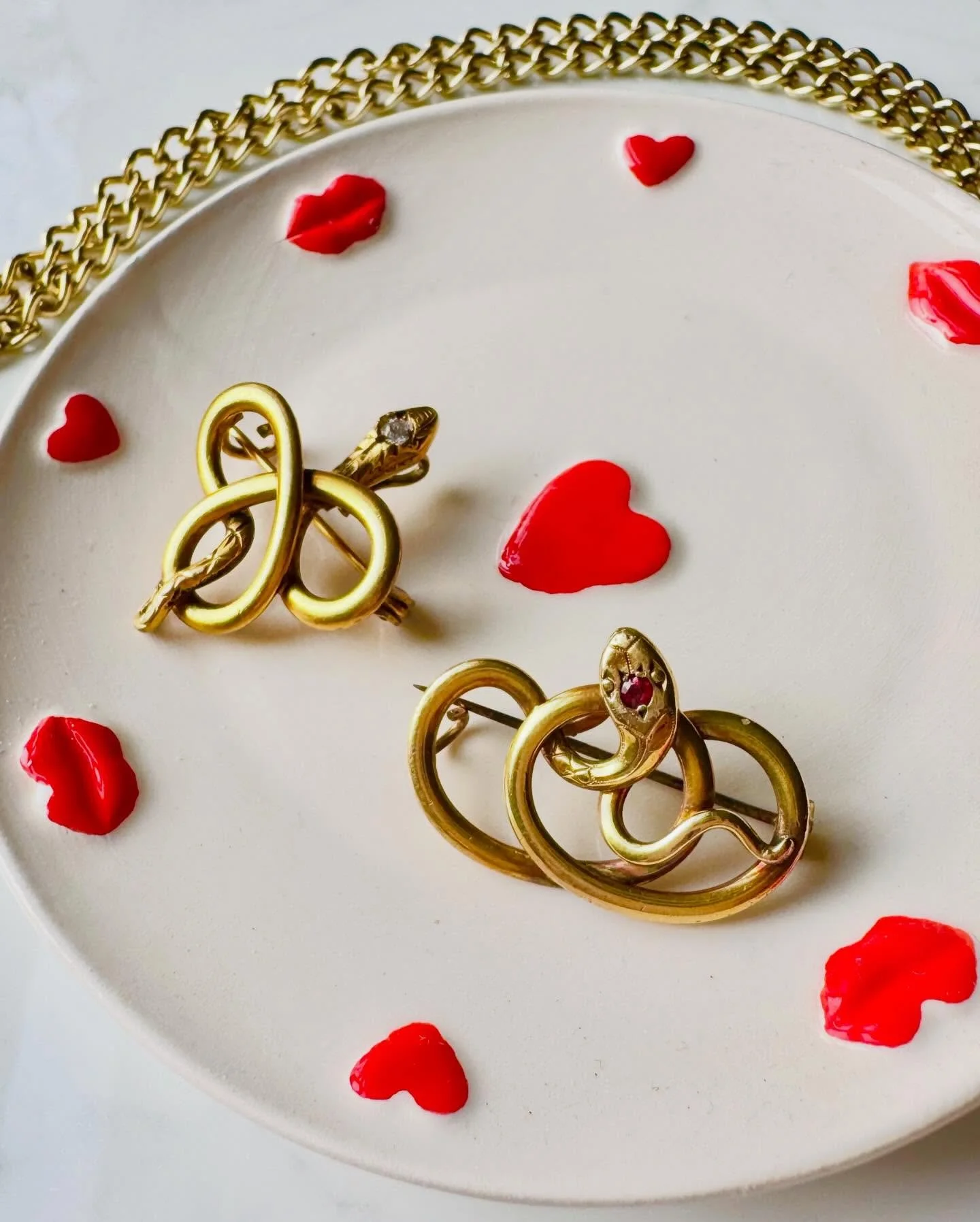 Here&rsquo;s a sneak Valentine&rsquo;s peek of two French snakes coming tomorrow. These beauties are affordable!! Stay tuned ❤️🐍

#joaniesjewels
#snakejewelry 
#antiquejewelry