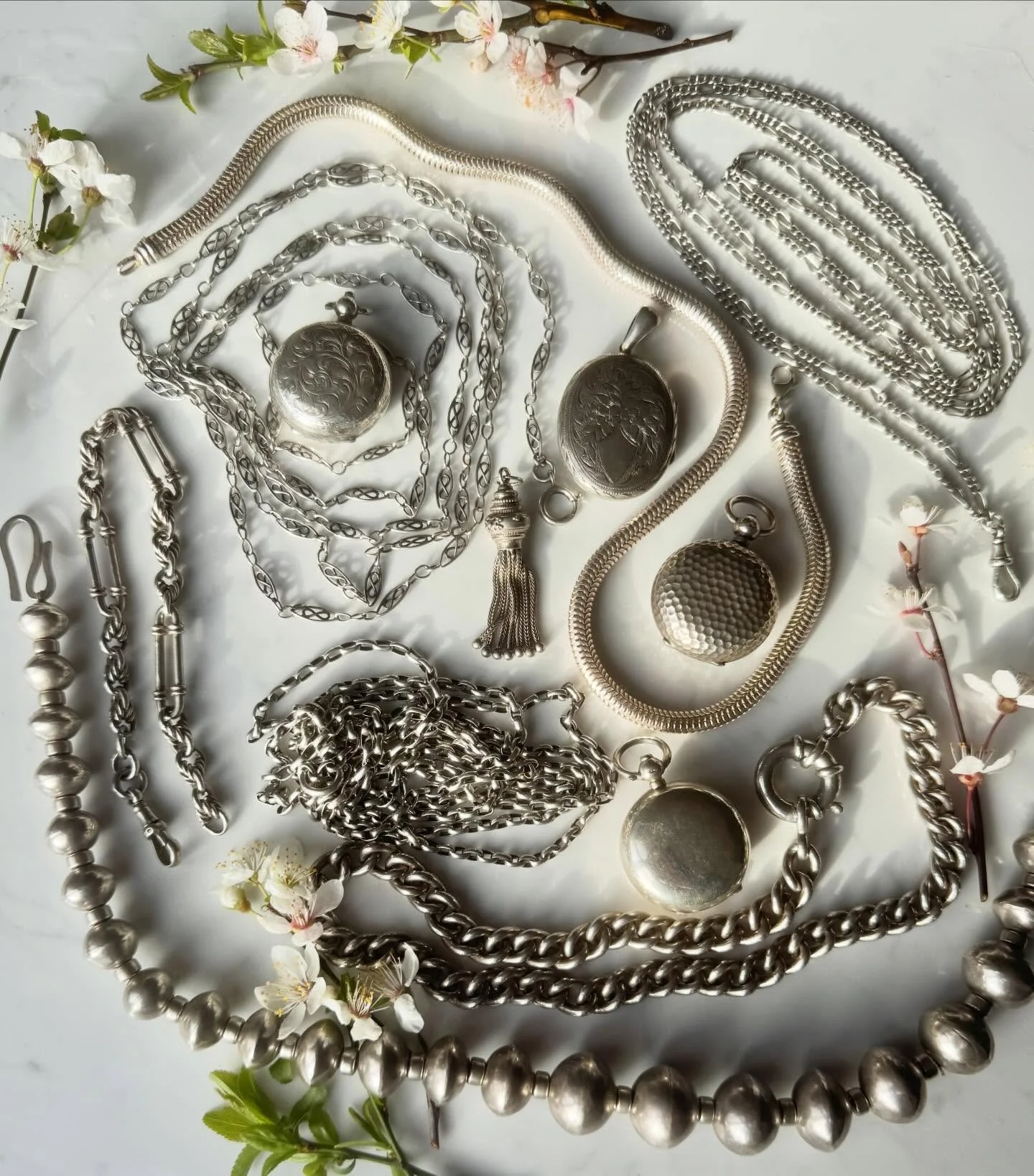 Is silver the new gold? Lots of you are asking for silver - here are some fabulous pieces for you to enjoy. All available on the website. Which would you choose?
Message me with any questions and to let me know if you&rsquo;d like to be on the layawa