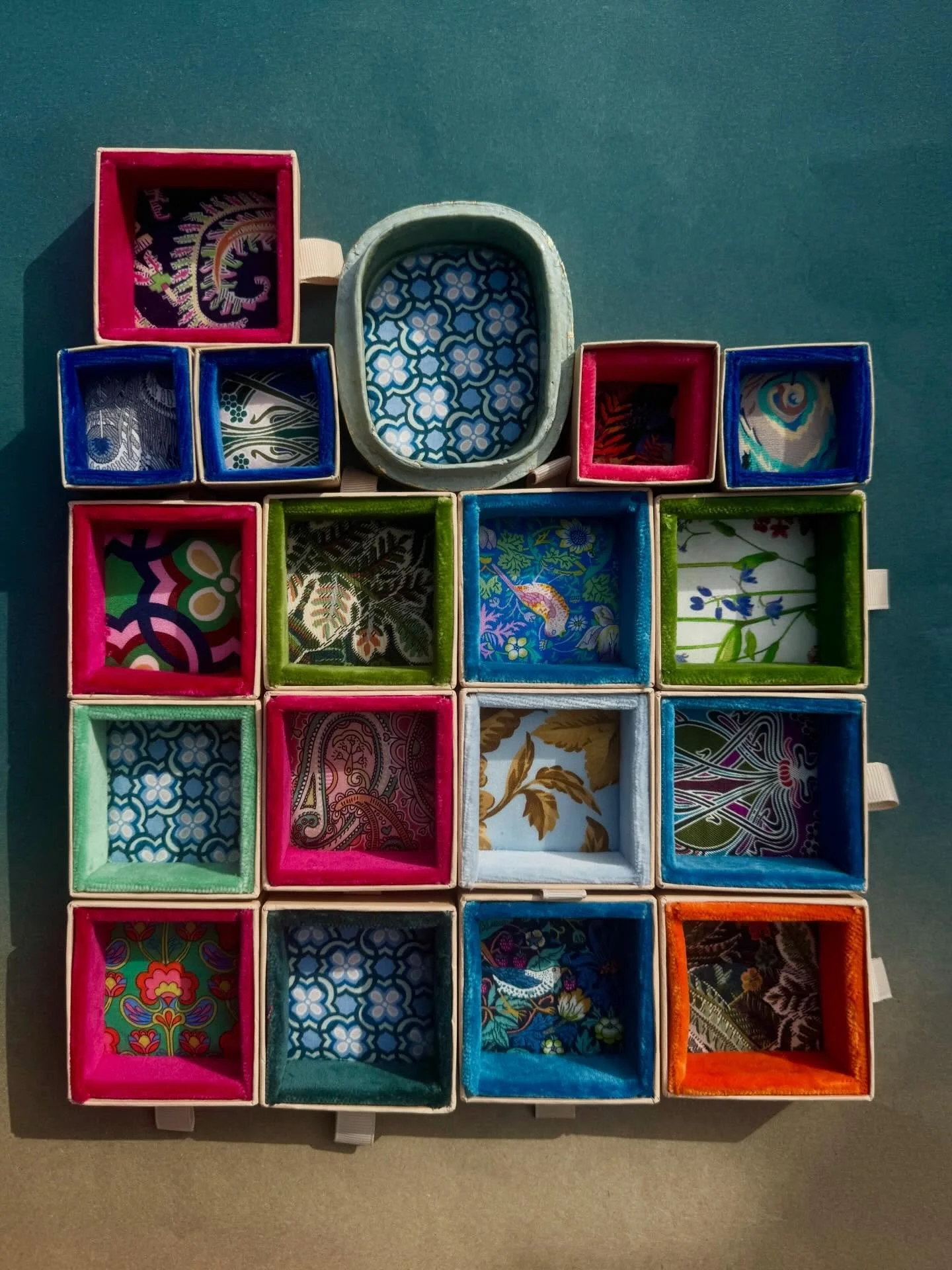 New @joanies_boxes baby boxes heading out with jewellery purchases. A few new fabrics entering our library - which is your favourite? Thanks for all the love ❤️ 
Happy Tuesday everyone! 💙

#joaniesjewels #joanieaboxes #antiquejewelryaddiction