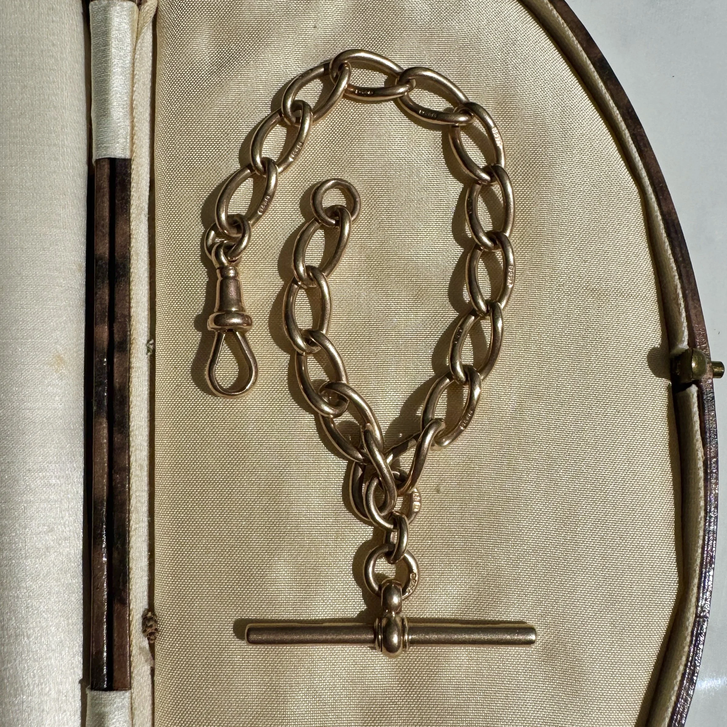 8.5" Antique Large Curb Albert Bracelet with T Bar, 9ct
