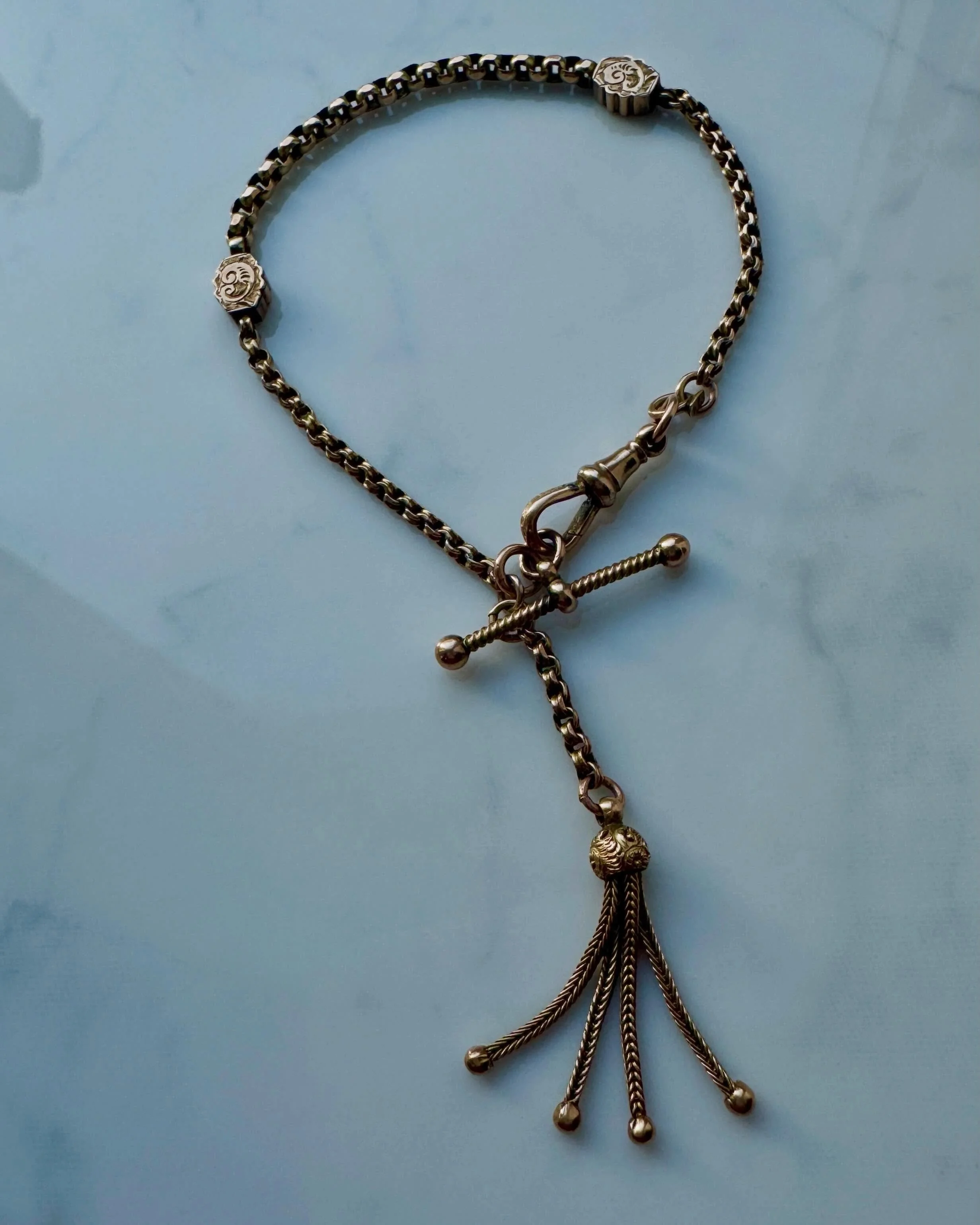 N E W
An antique Albertina tassel  bracelet in 9ct gold ⛓️- just added to the website. I&rsquo;ve linked it in Stories. Happy Thursday my friend ☀️