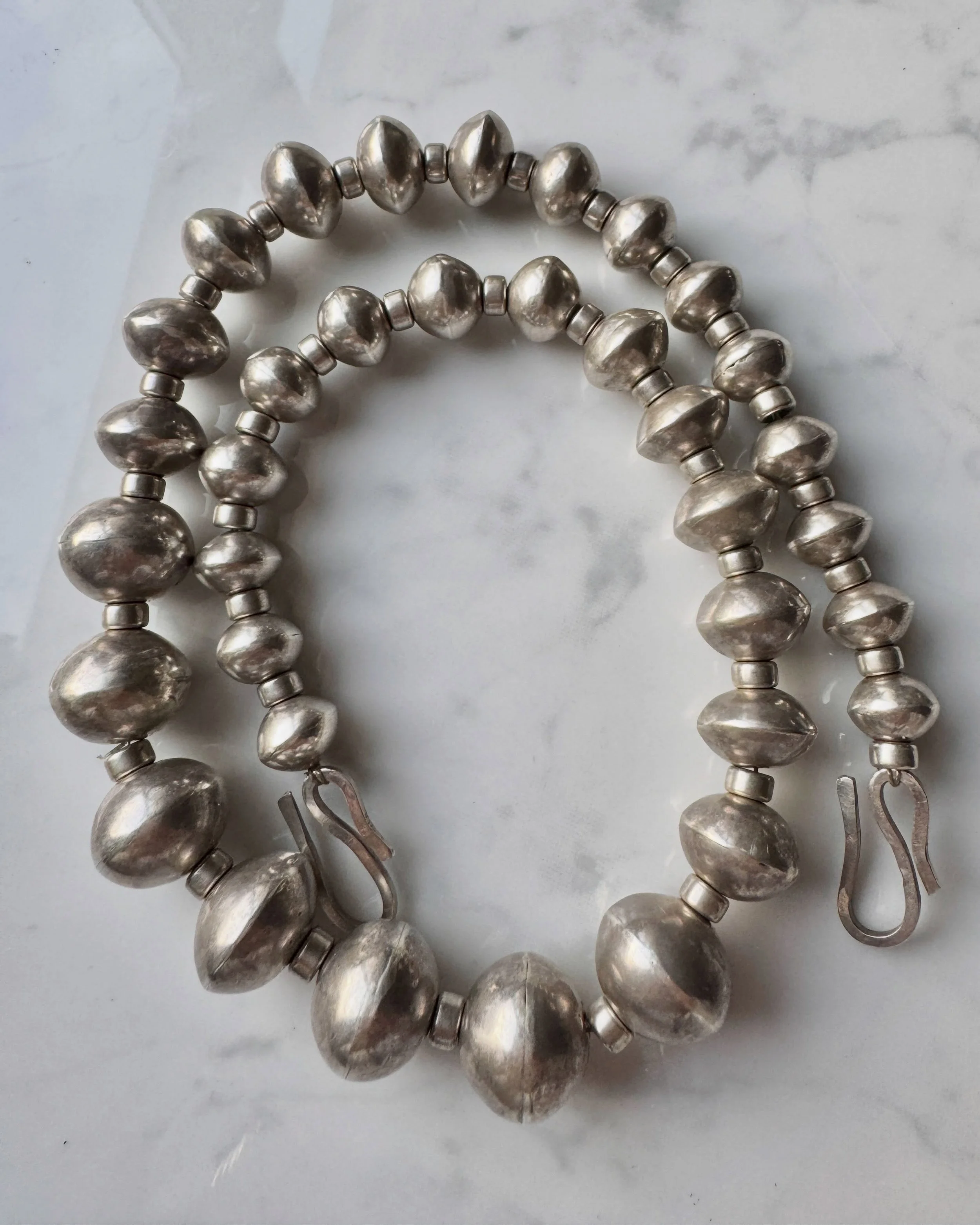 Fabulous silver necklace - such a statement piece. Why not make it yours?  Full details on the website. Happy Thursday my friends ❤️

Message me with any questions ❤️