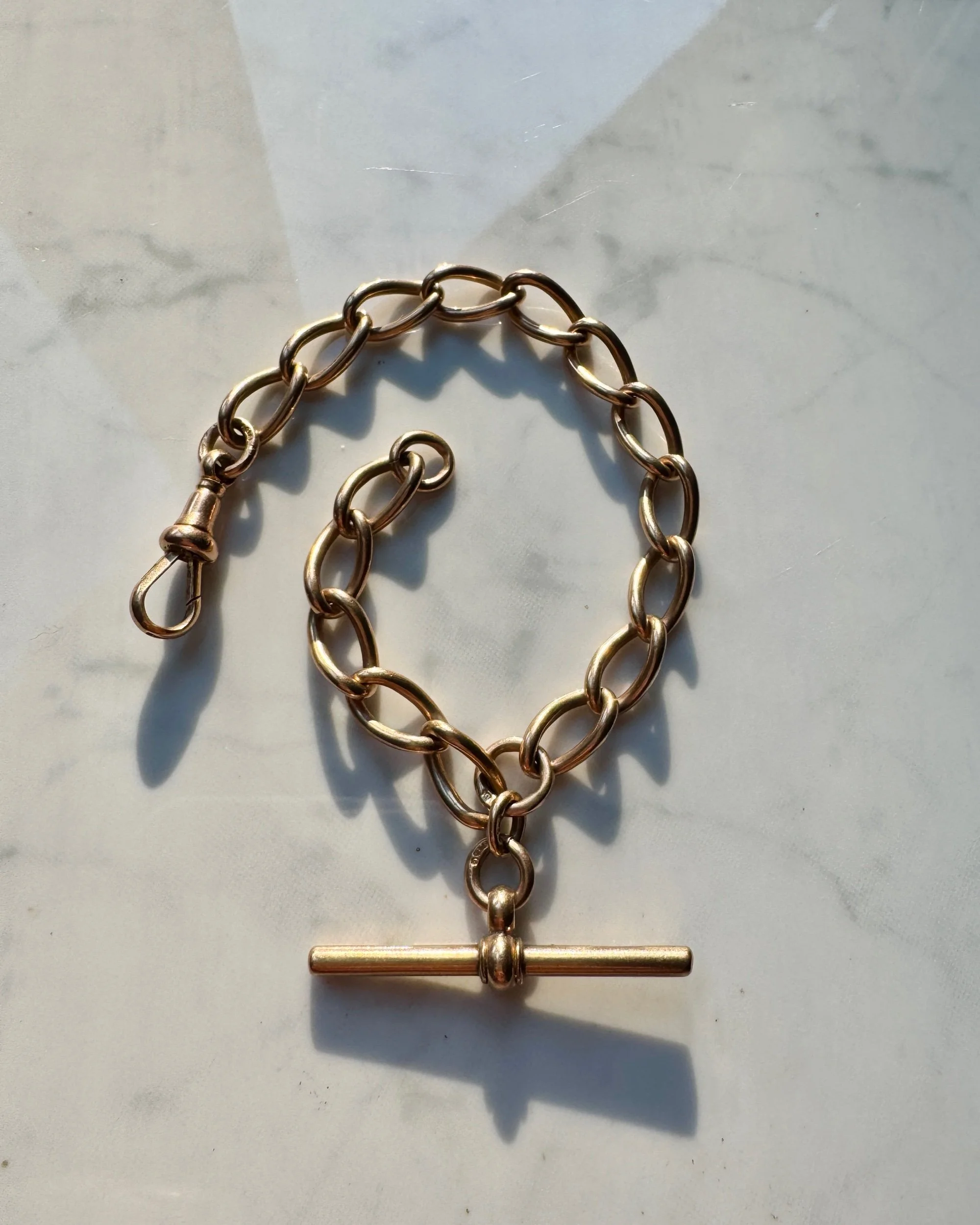 8.5" Antique Large Curb Albert Bracelet with T Bar, 9ct