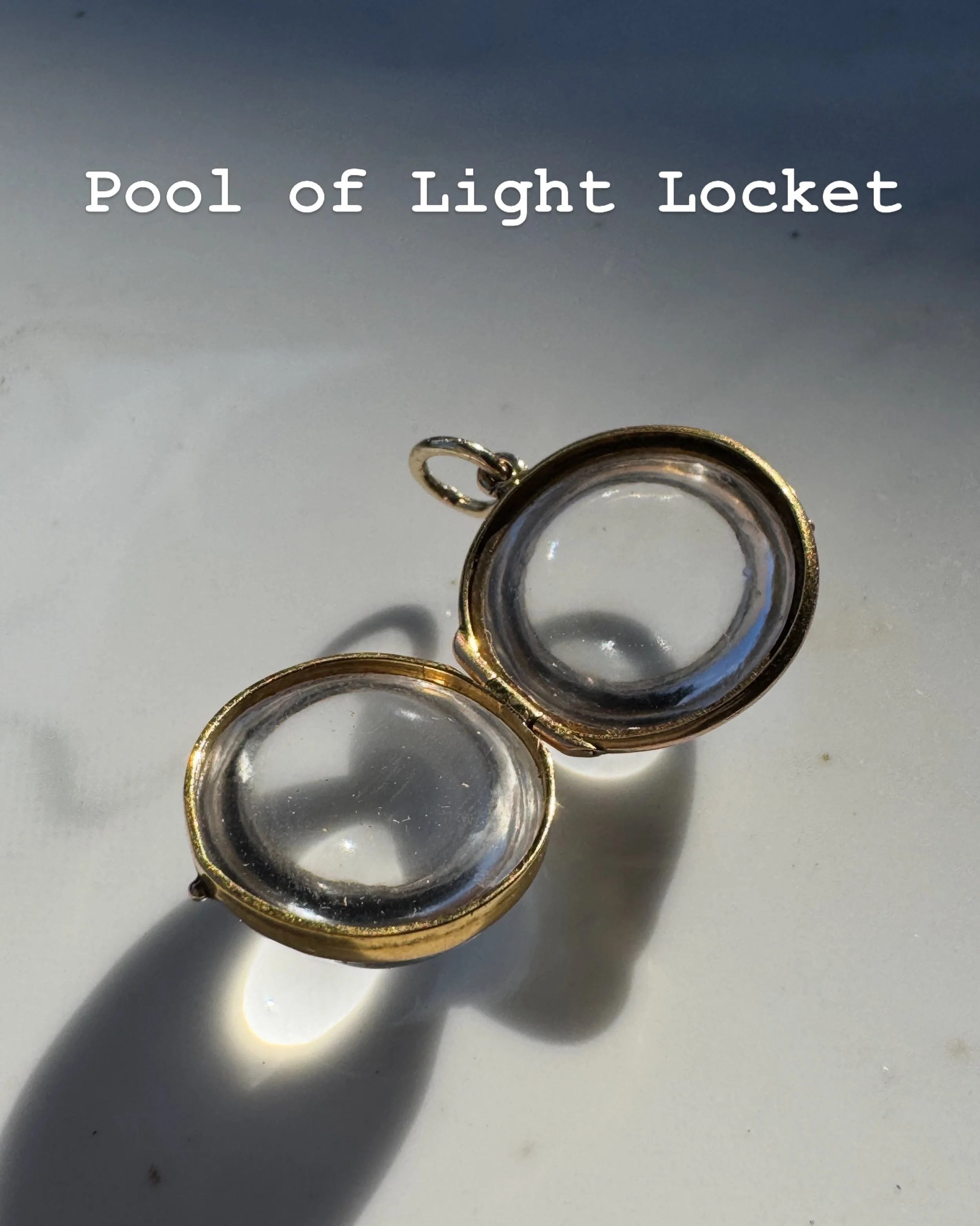 Everyone knows I love an orb. A pool of light orb locket is an absolute favourite - swipe to see it on yesterday&rsquo;s ball chain ⛓️ 
Available to see &amp; purchase on the website ❤️