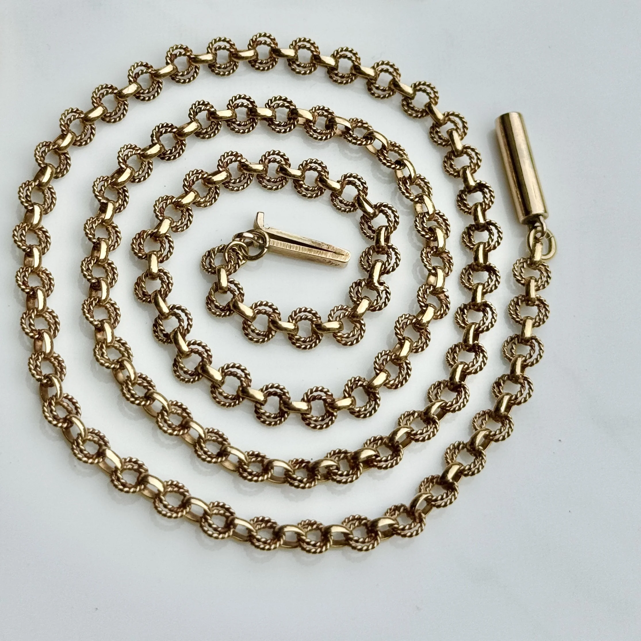 17.7" Frilly Link Chain with Dog Clip, 9ct