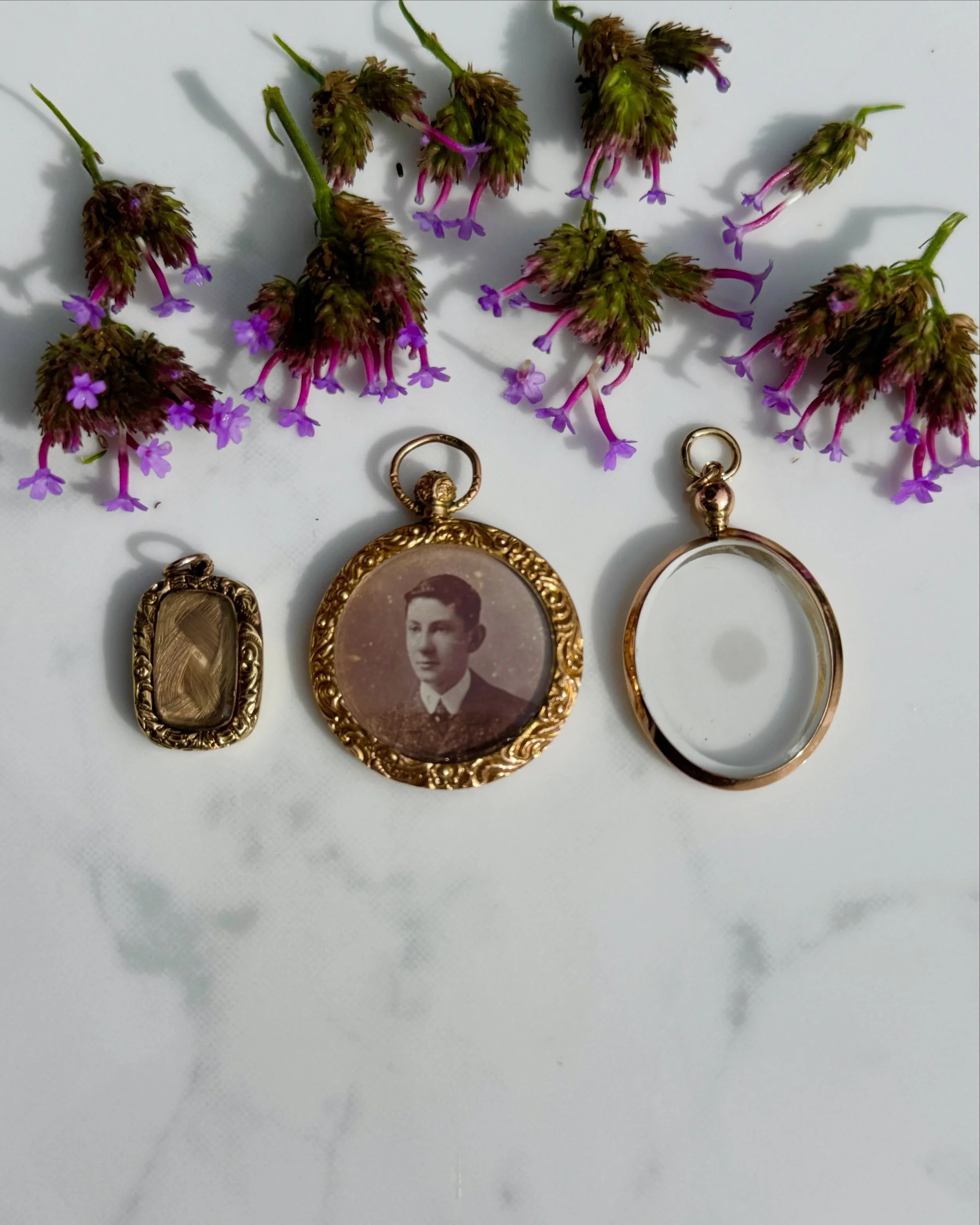 Antique glass lockets in 9ct gold. Anyone else love these beauties? 
Newly added to the website. I&rsquo;ve linked them in Stories. Happy weekend my friend 💜