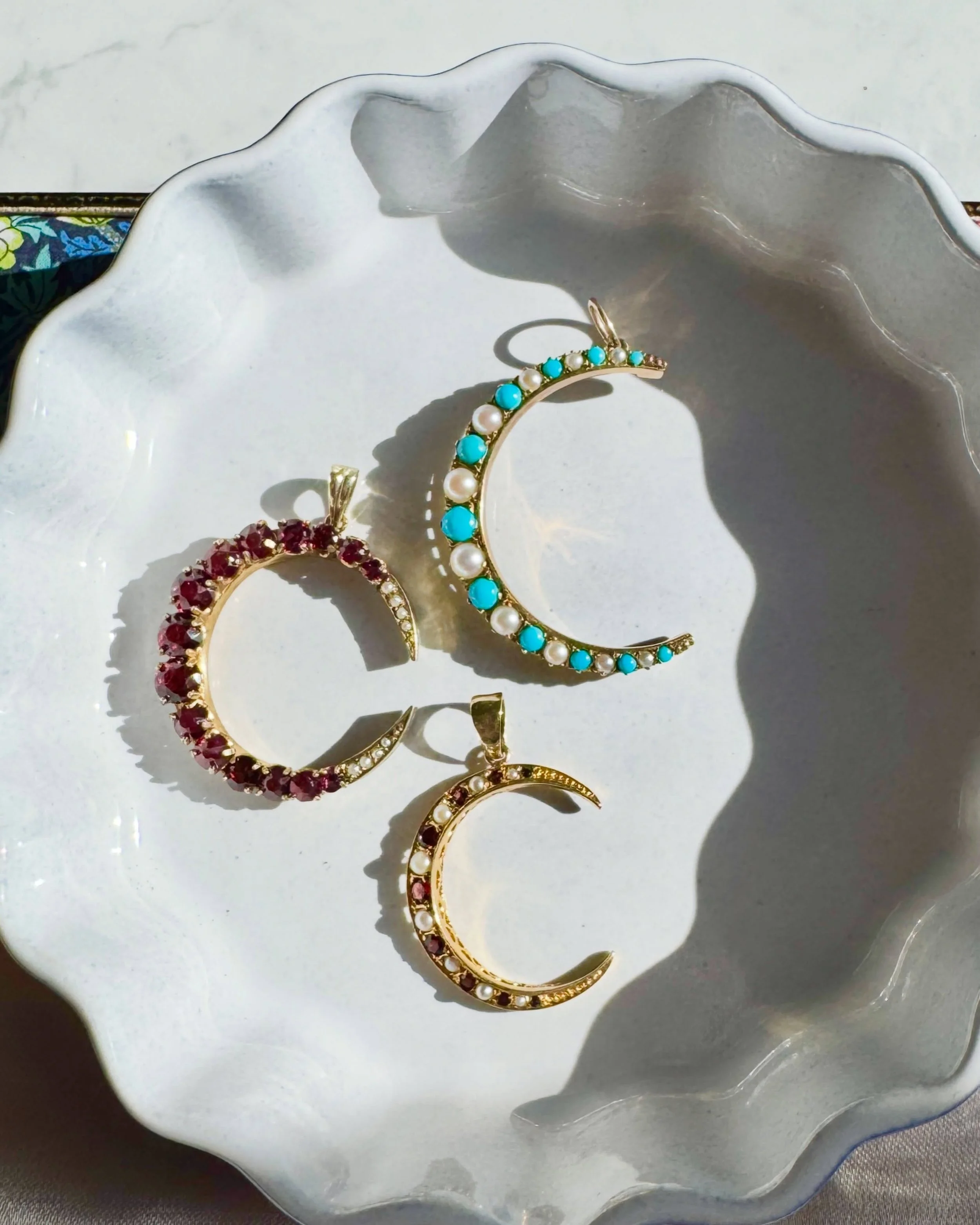 Happy Sunday my lovelies. Some crescents for #celestialsunday Available on the website - message me with any questions. Layaway is available 💛💫