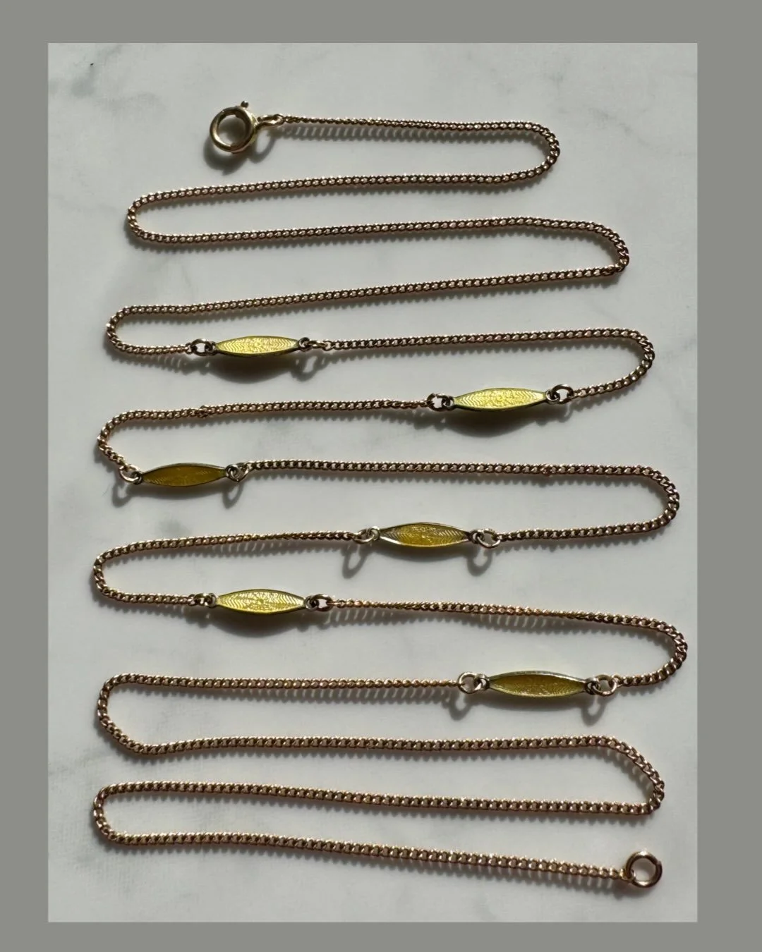I love a long, useful chain that&rsquo;s just a bit different 💫 This yellow enamel station chain is just that. Such a beauty - it has double sided yellow enamel lozenges set along its length. Perfect on its own or with a pendant attached to its bolt