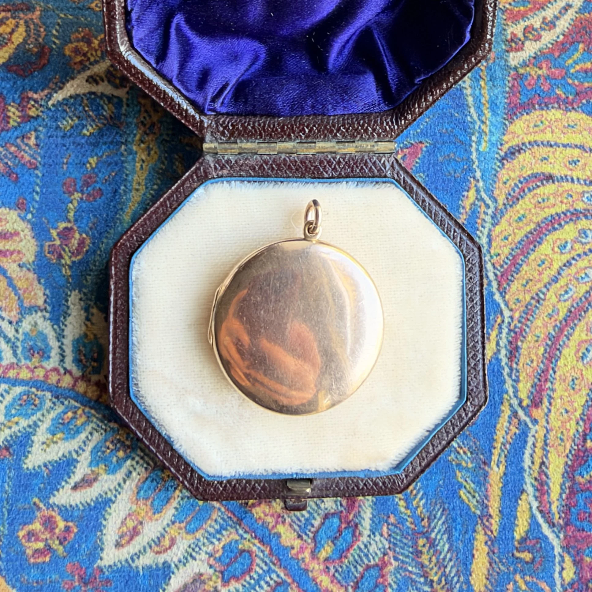 Circular Antique Gold Locket, 9ct