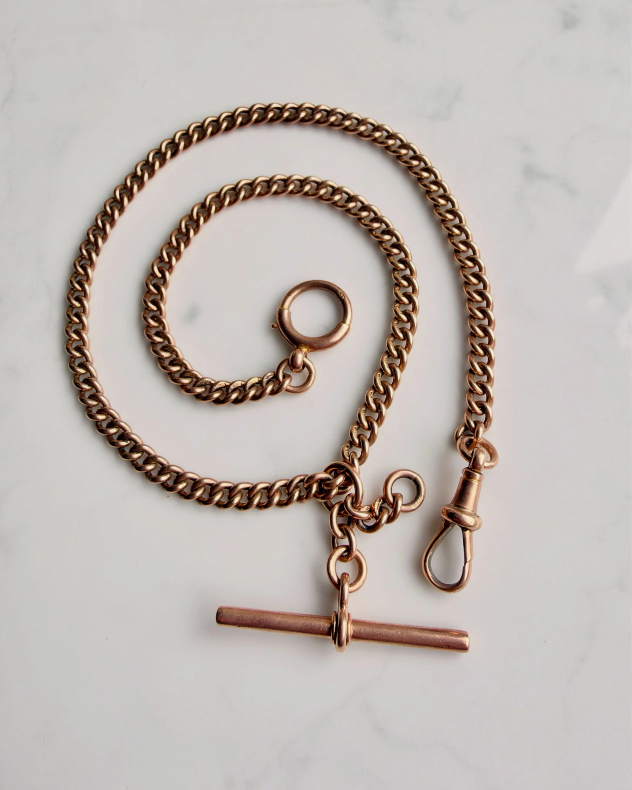 This beauty has already sold from the website but deserves its spot here. An excellent antique Albert chain with a large bolt, dog clip and SLIDING T bar&hellip;..tight curb links, every one stamped for 9ct gold ⛓️💛