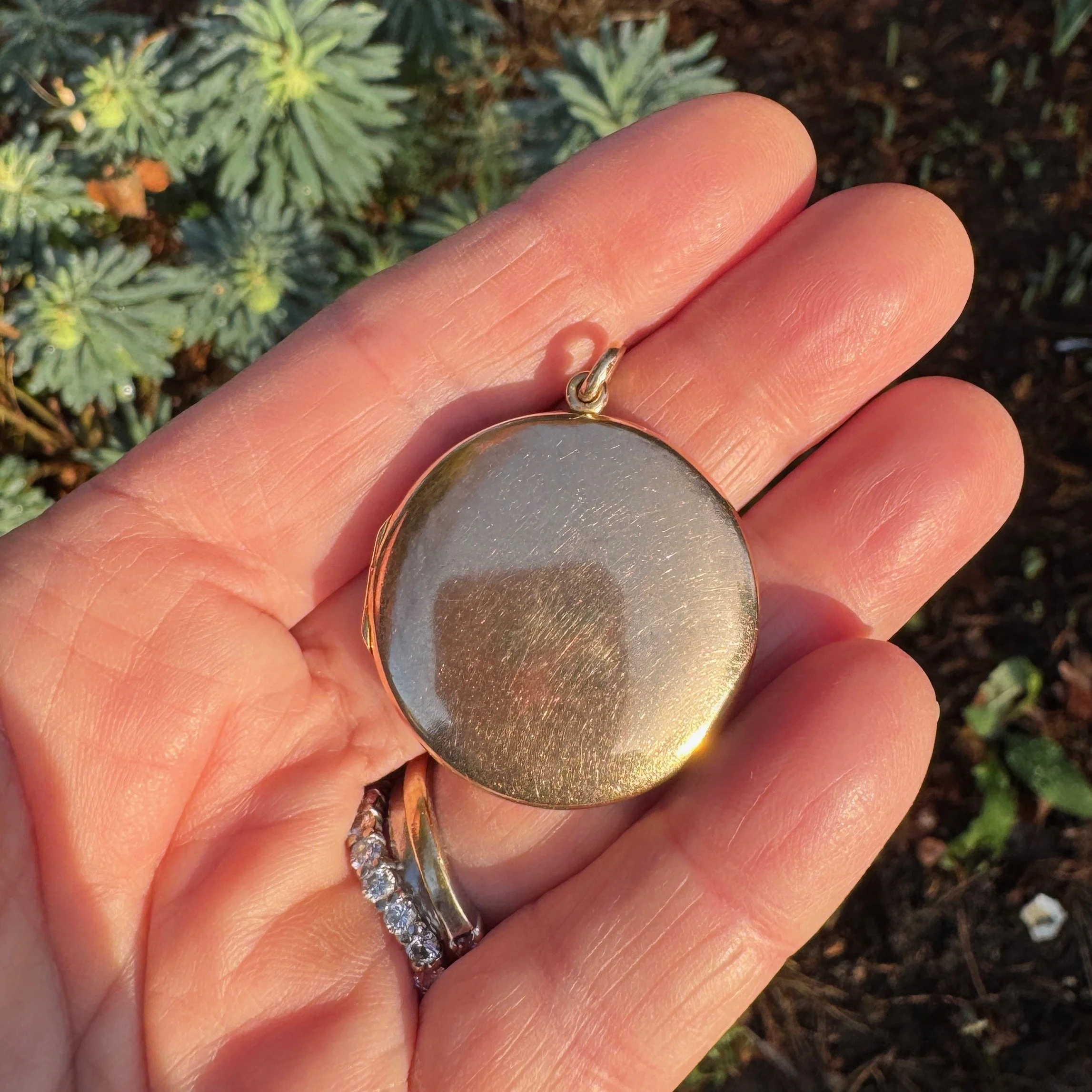 Round Gold Antique Locket, 9ct