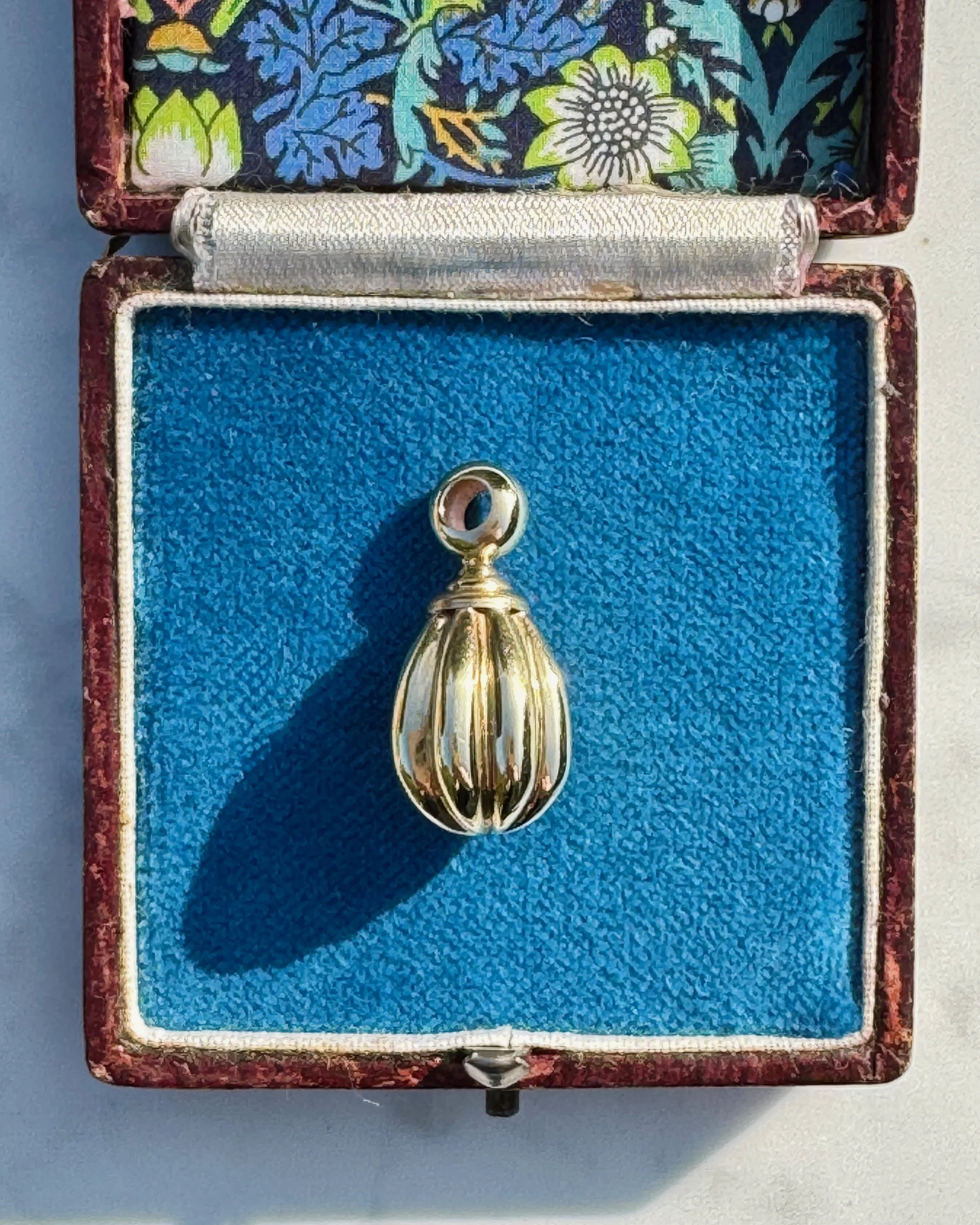 Vintage Bauble Pendant, 9ct