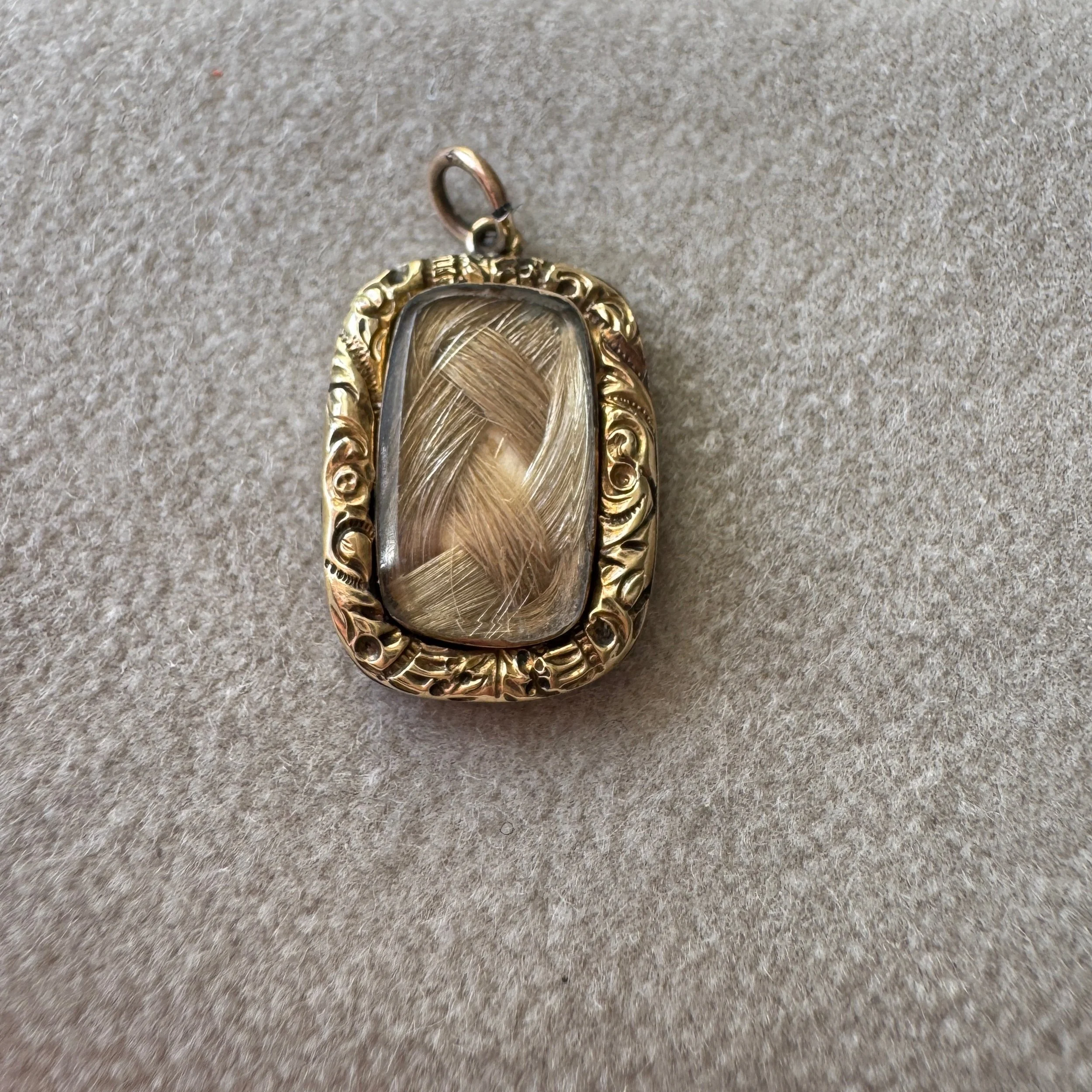 A Georgian Mourning Pendant,  9ct