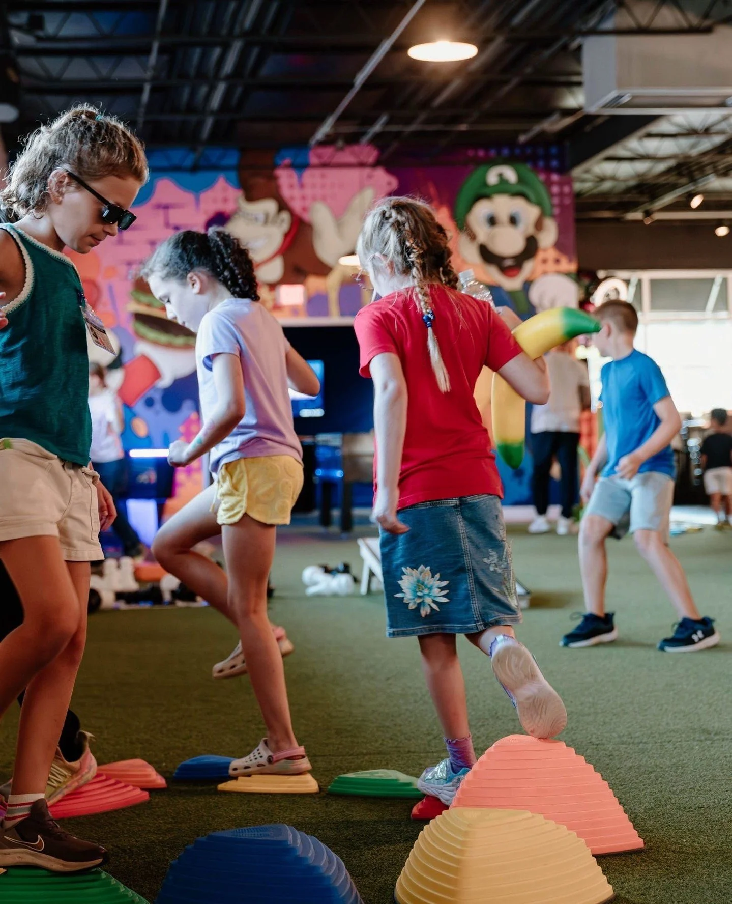 Unit 4 schools! Visit Watson&rsquo;s Chicken at @theyardonbroadway during your fall break.⁠
⁠
Tons of choices for food and drinks. Play some games or watch a game! Take a break during fall break at The Yard.⁠