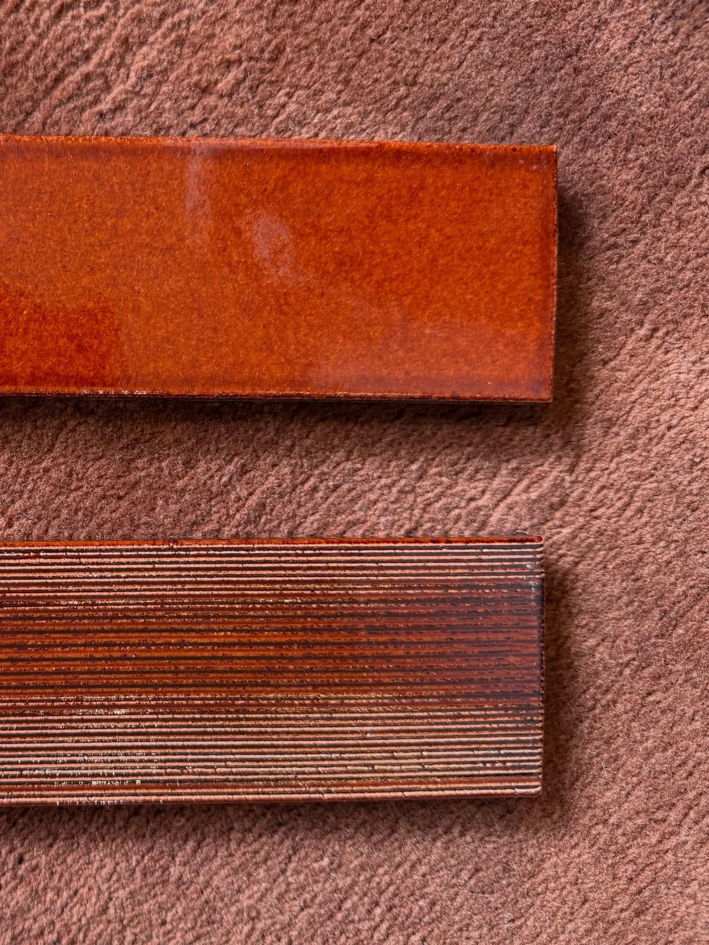 What textures are you loving for 2026? This winter we&rsquo;ve been thinking about monochromatic tiles with contrasting textures, cashmere rugs, playful wool, colorful antiques, woven wallpaper. 

#upstatedown
#materialstudy
#texturesofwinter
#design