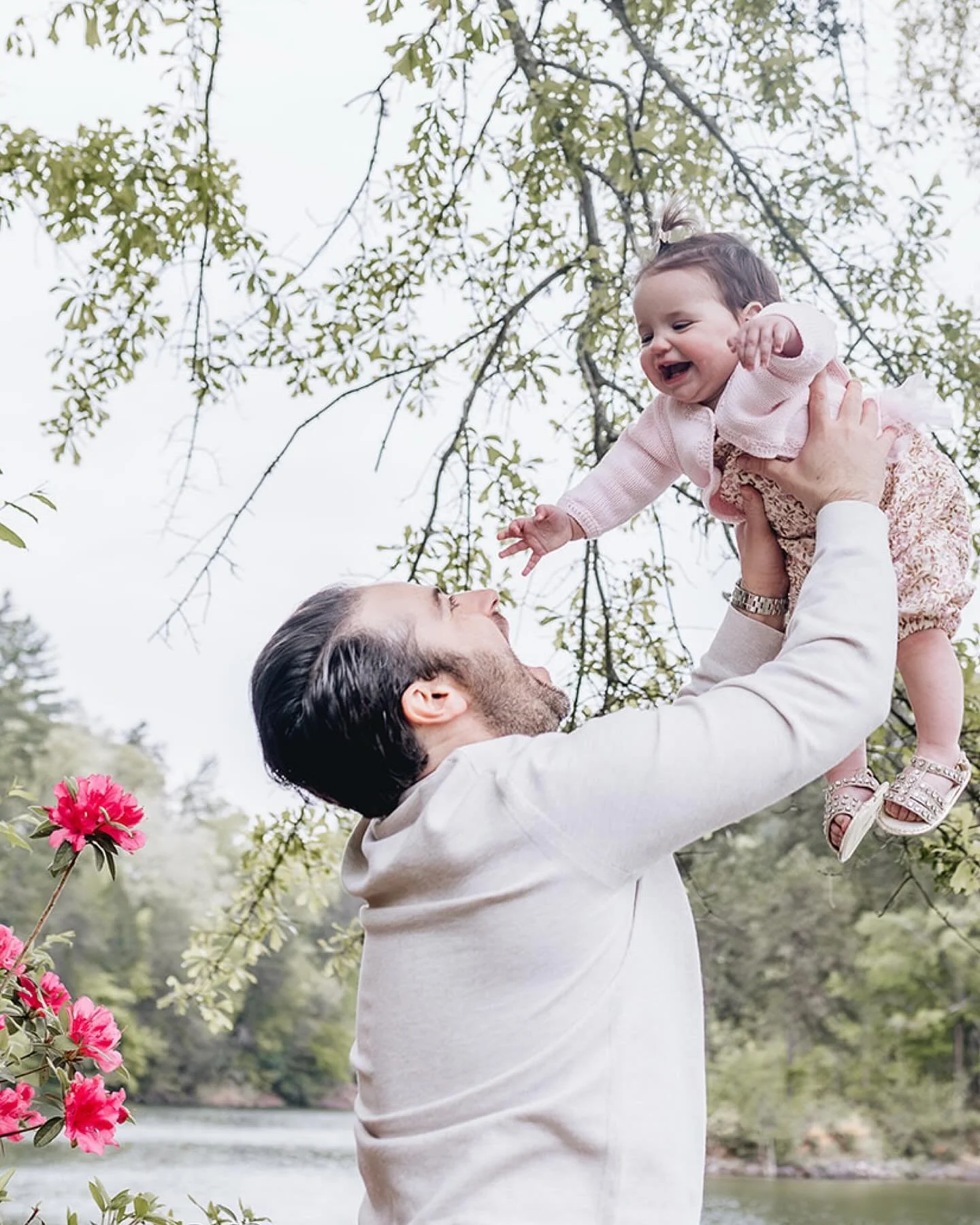 To all the dads and grandpas who have been infront of my lens, thank you for the chance to capture your love. #newenglandfamilyphotographer #vermontfamilyphotographer #uppervalleyphotographer