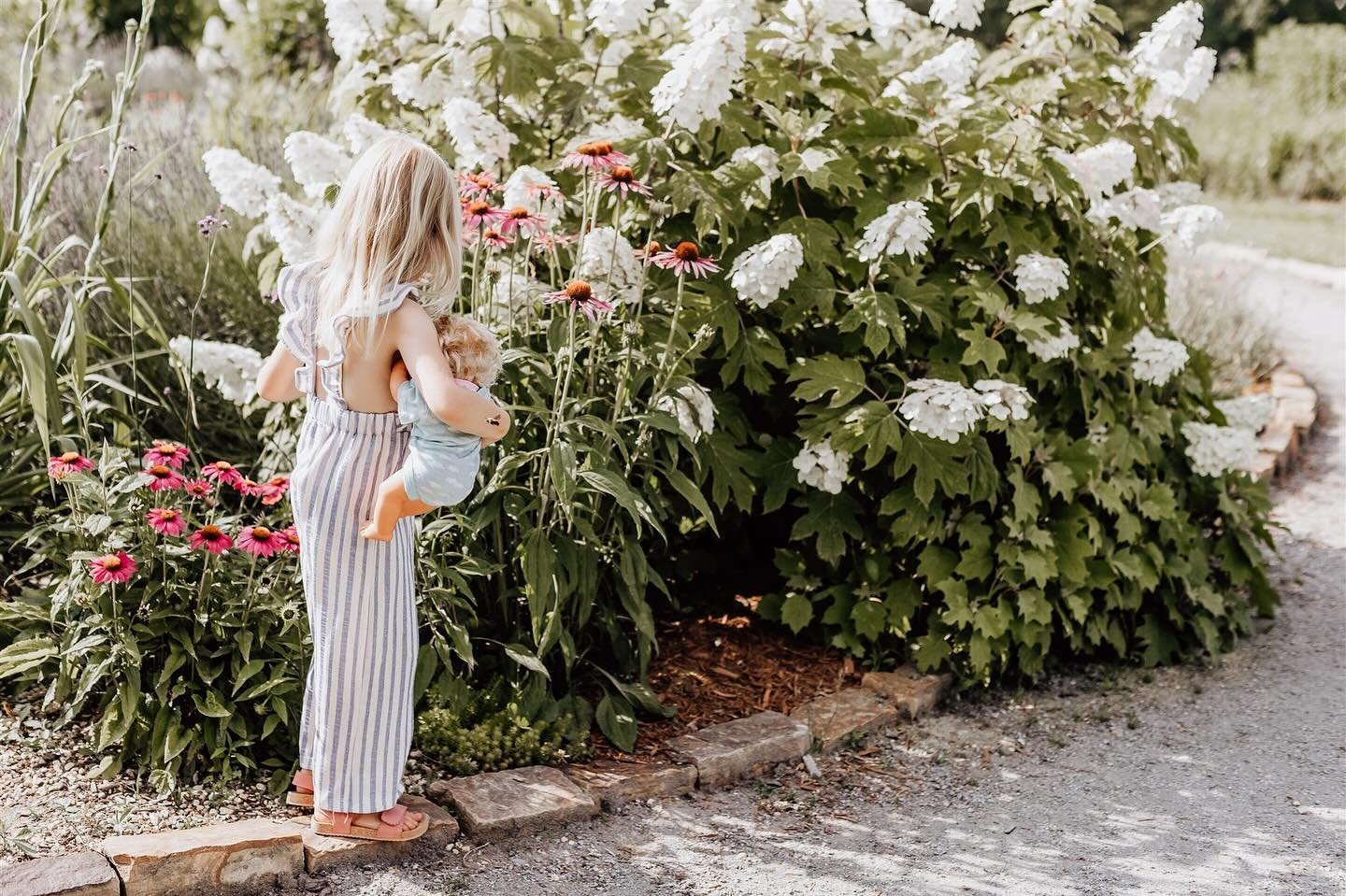 &ldquo;And then, one fairy night, May became June.&rdquo;
F. Scott Fitzgerald 

June brings big changes for us. Deep breaths. Change is hard even when it&rsquo;s needed but home is just around the corner. 🌿

#vtfamilyphotographer #uppervalleyphotogr