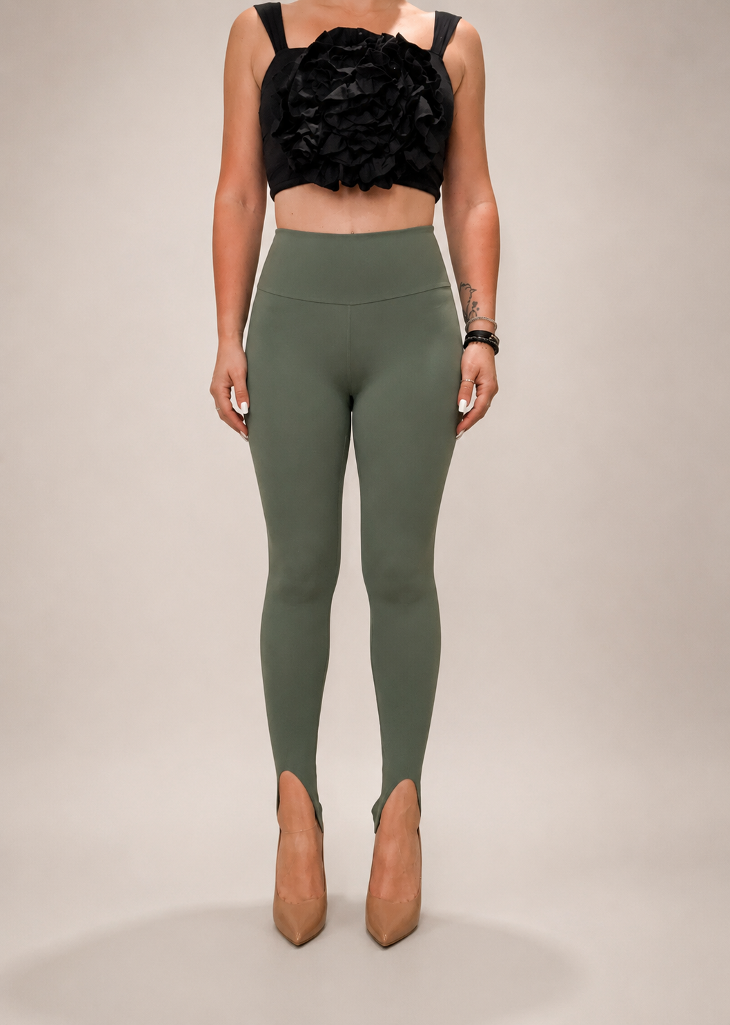 atiya-london-khaki-stirupp-leggings.png