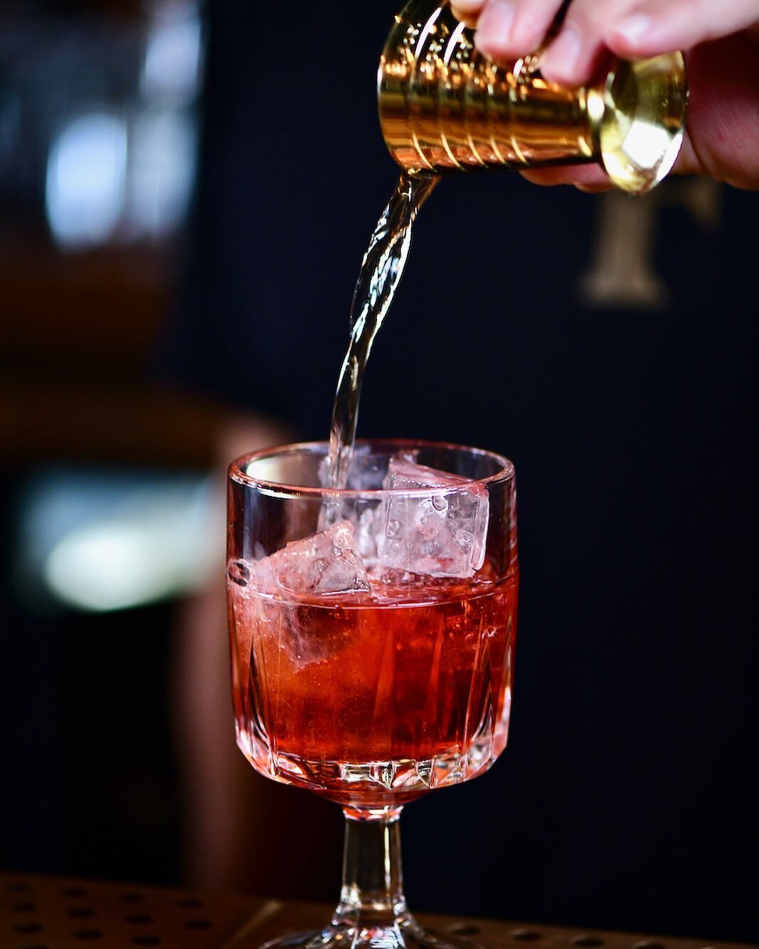 Happy Sunday! We open at 1pm today, and will have live music on our patio at 3! Come have a refreshing cocktail in the middle of your day, take a pause, and enjoy this beautiful weather!
📷: @chase_life_photography 
#frankiesoceanside #oceansidecalif