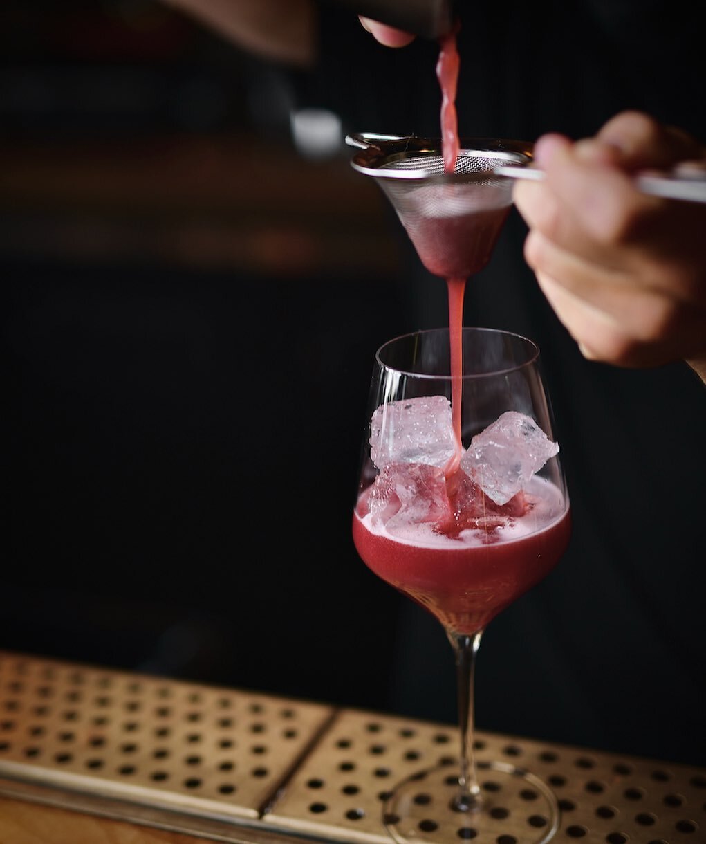 Come cool off with us&hellip; open at 6pm and ready to serve you!
📷: @chase_life_photography 
#frankiesoceanside #visitoceanside #oceansideca #oceansidecalifornia #cityofoceanside
