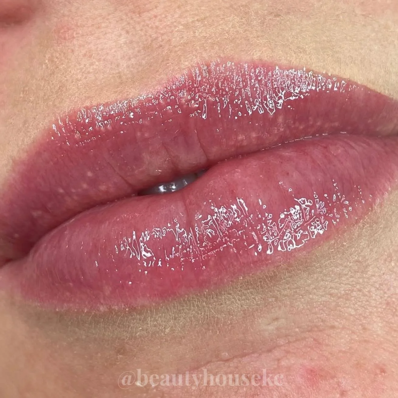 Soft, natural, and beautifully healed 🤍

Lip blush is perfect for adding color, definition, and that effortless &ldquo;your lips but better&rdquo; look&hellip; even with no makeup on.

Booking appointments now at beautyhousekc.com