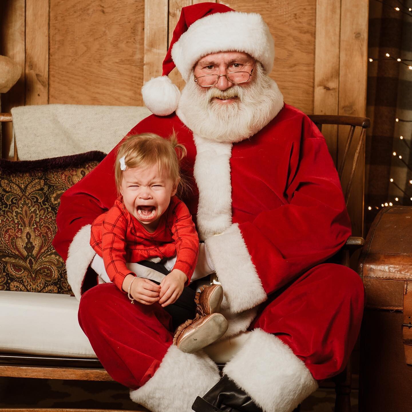 EDIT - SOLD OUT... for now!! 
Stop crying, y&rsquo;all, Blake and I are making Santa photos happen -socially distanced and better than ever! Dec 5/6, pets welcome, link in bio to book your spot and read more about our safety protocol (book yours quic