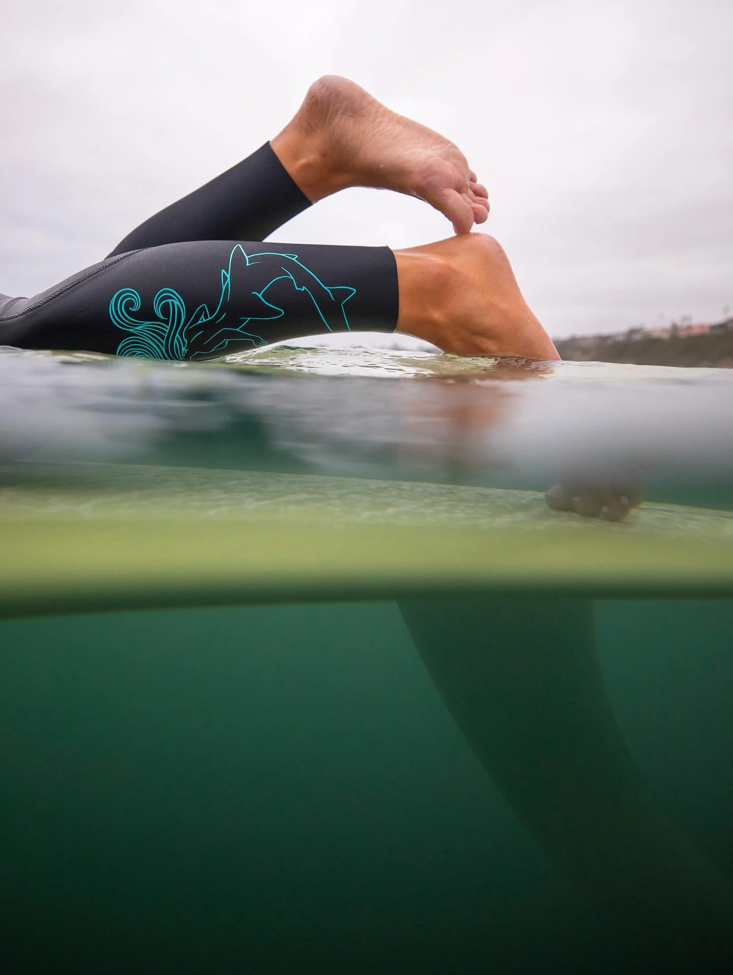 Mamala 2mm dawn patrol vibes.

A must-have for your summer quiver.

@samanthamcnall @scuba_scott82 @bingsurfboards  #mamalawettiescatchmorewaves #mamalawettierevolution #mamalaforwomenbywomen #mamalasurfwetsuits #experiencemamala