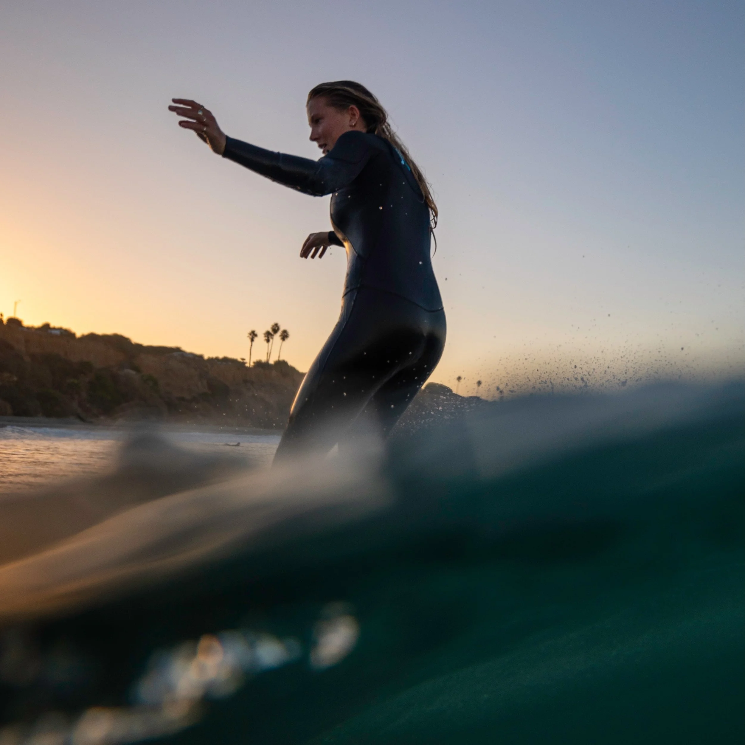Mamala morning magic 
with @chloecolemaan Adrien &amp; @scuba_scott82 📷 
#mamalawettierevolution #mamalasurfwetsuits #morningmagic #ladyshredders