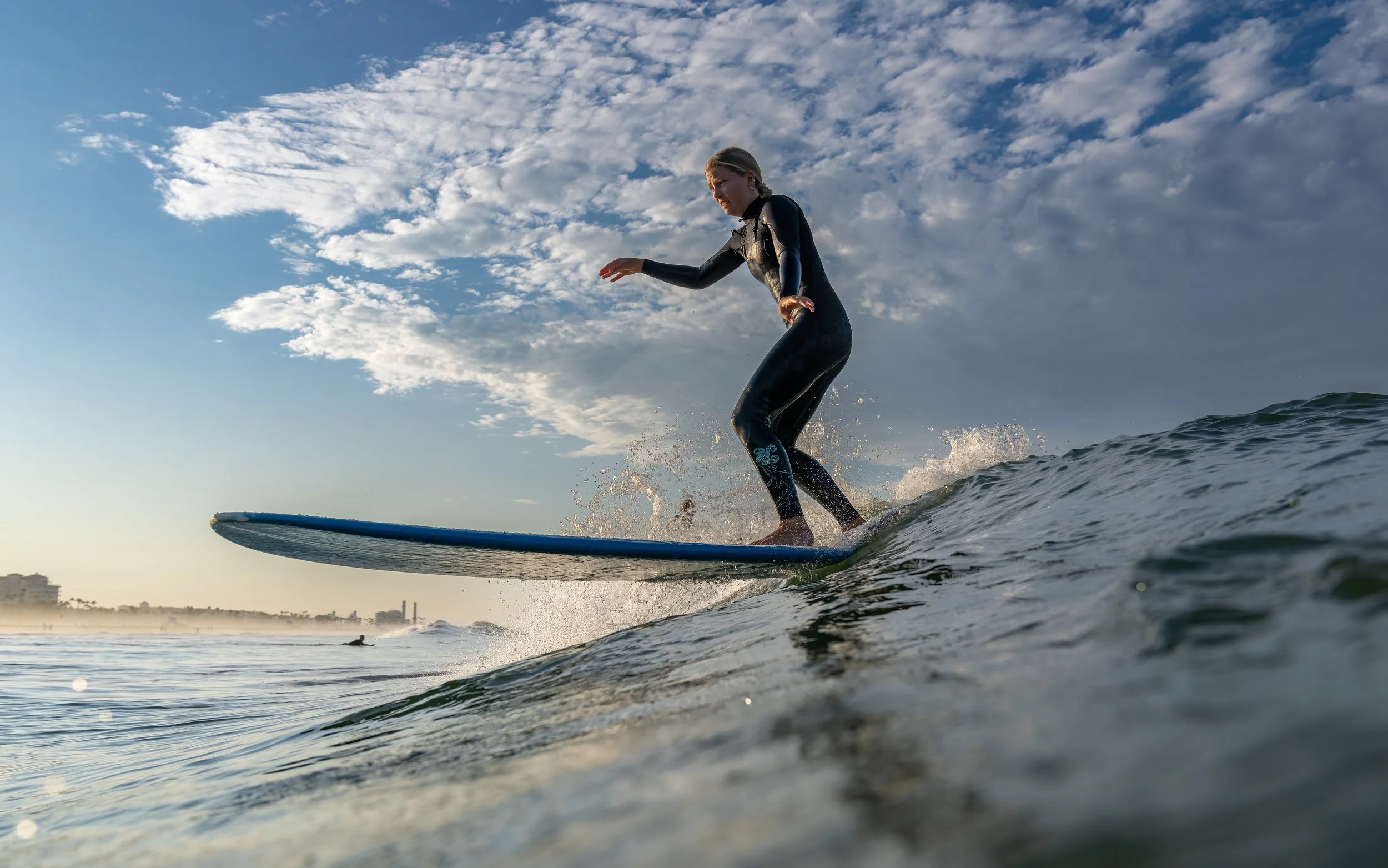 The Complete Guide to Women's Surfing Wetsuits