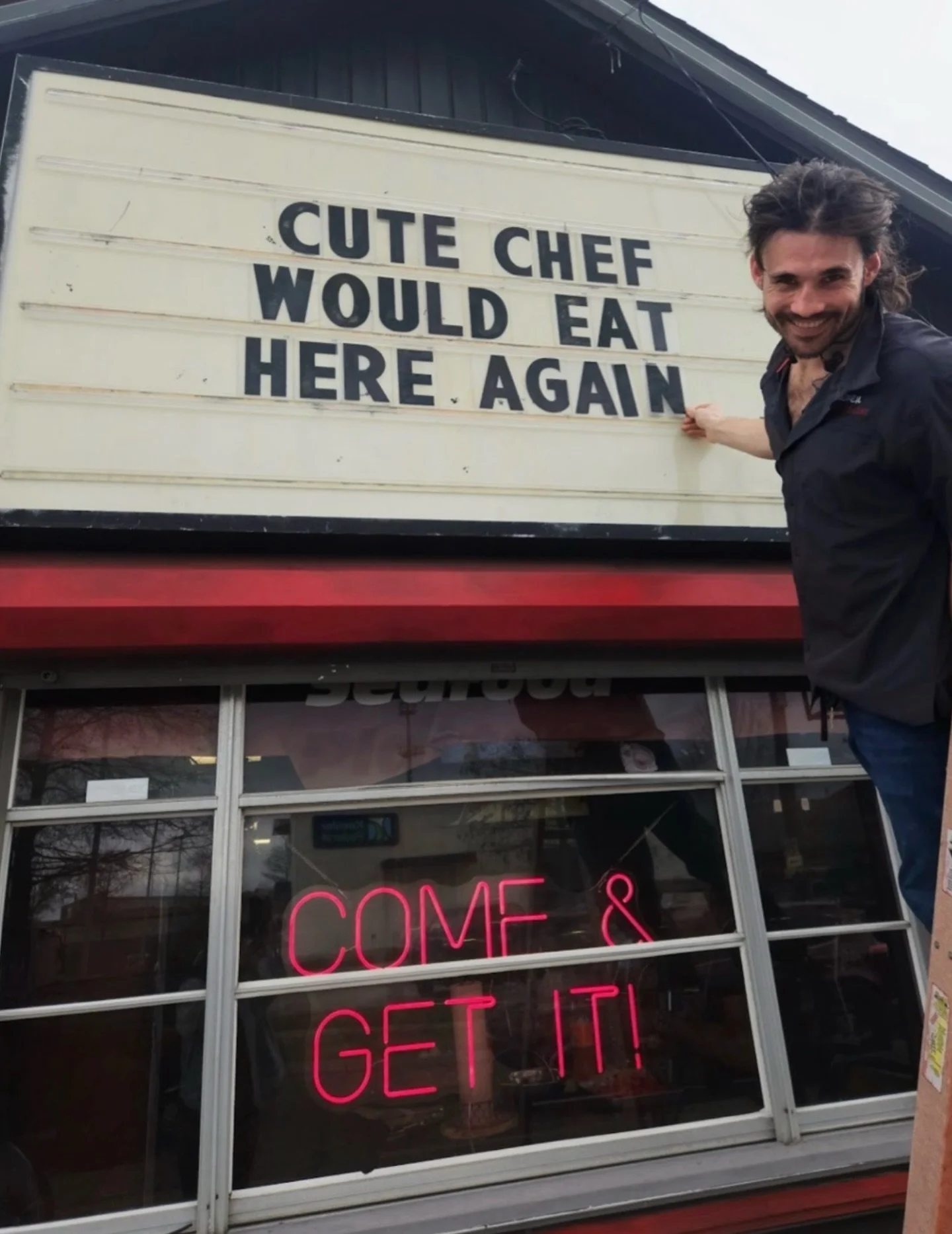 &ldquo;Cute chef. Would eat here again.&rdquo;

Who said that?? 👀 

#review #cute #nola