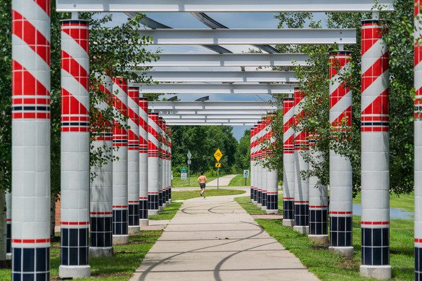 Waukee Pergola Kun_Day Long Shadow Jogger3_webview.jpg
