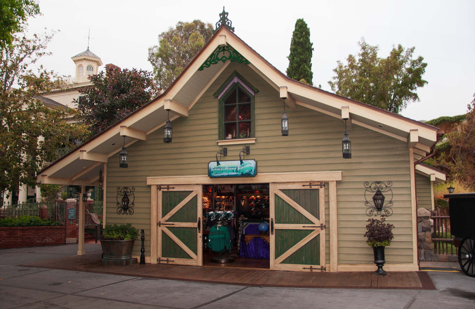 Madame Leota's Somewhere Beyond