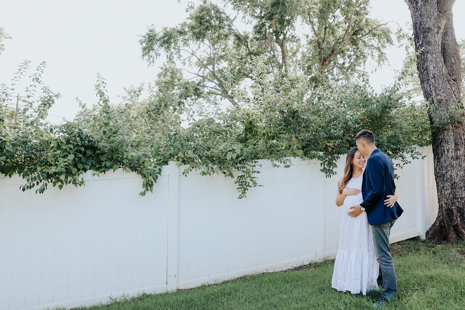 Backyard maternity session in Nashville Tennessee