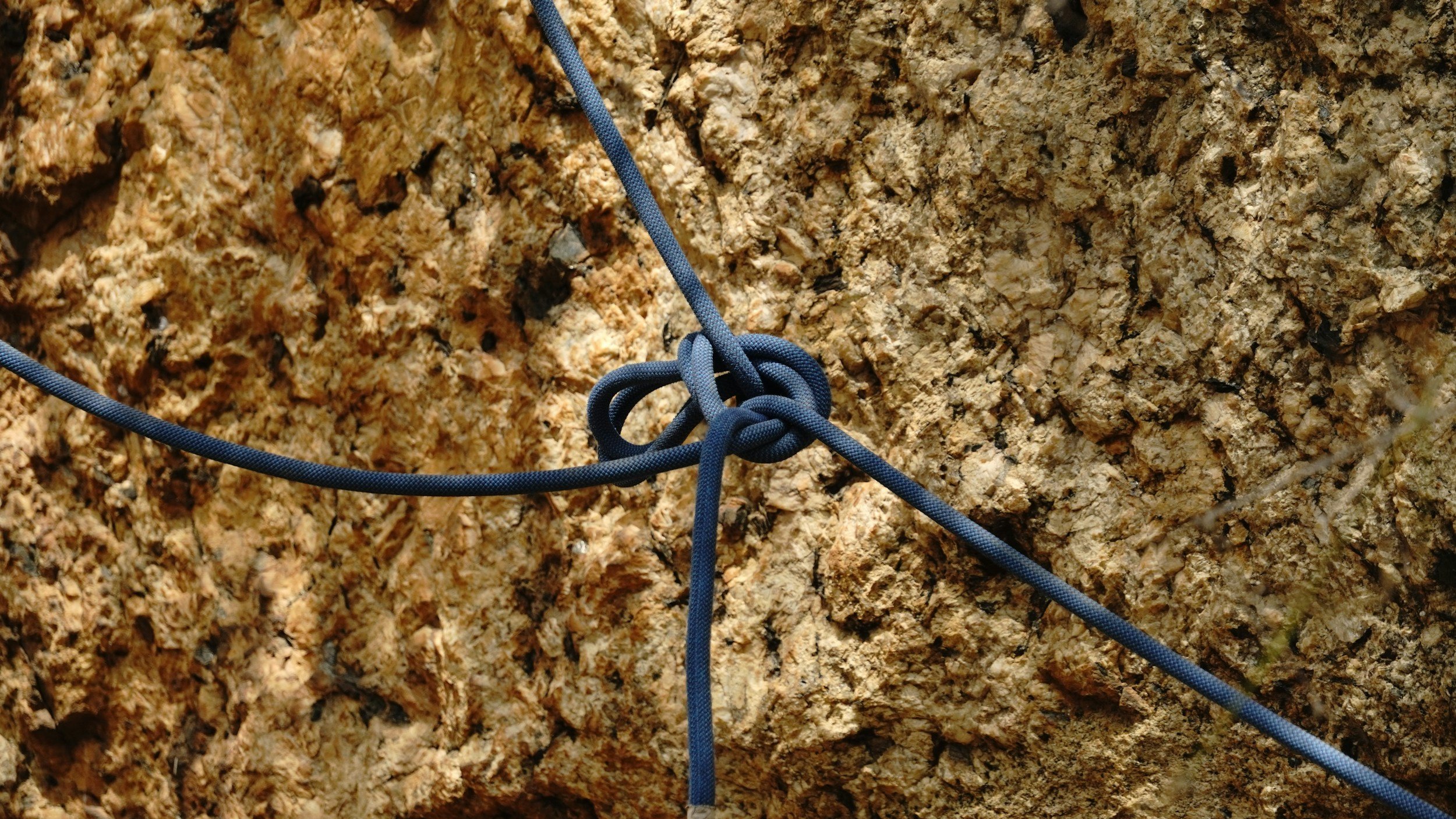 Tying a new knot
