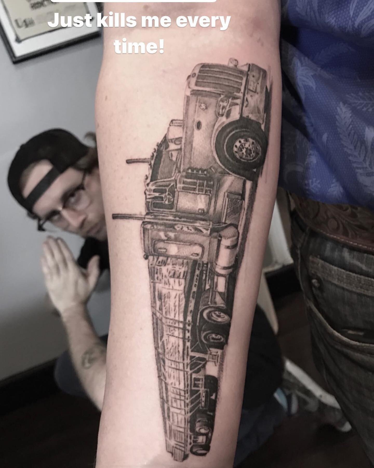 I love @tomfoolerytattoo and this Peterbilt truck tattoo