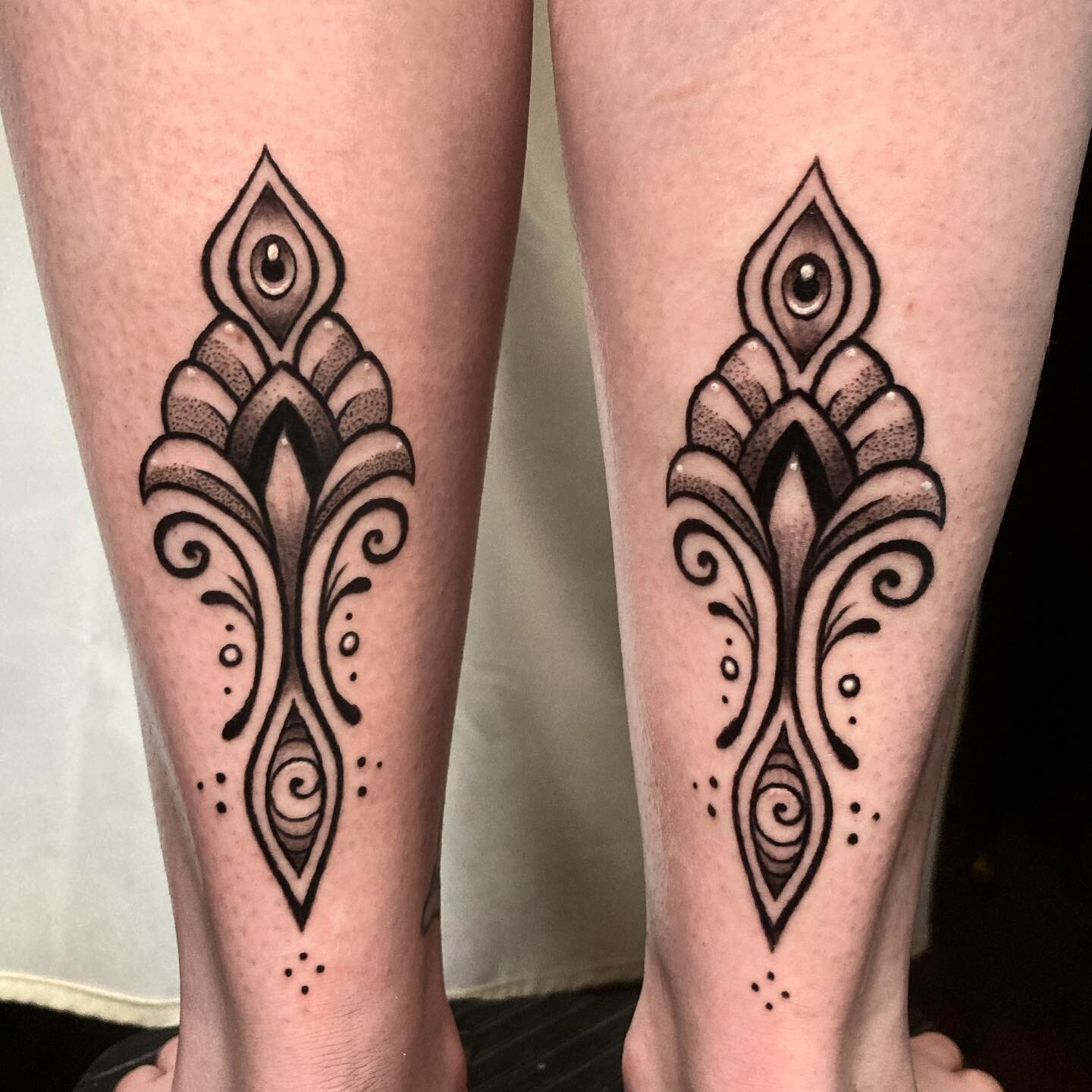 The start of Celeste&rsquo;s legs :) I love this gal so much, and today is her birthday! Thank you for being you, and for trusting me to tattoo you🖤 you have been such a rock in my life and I am infinitely grateful to have you as a bestie💫 @celeste